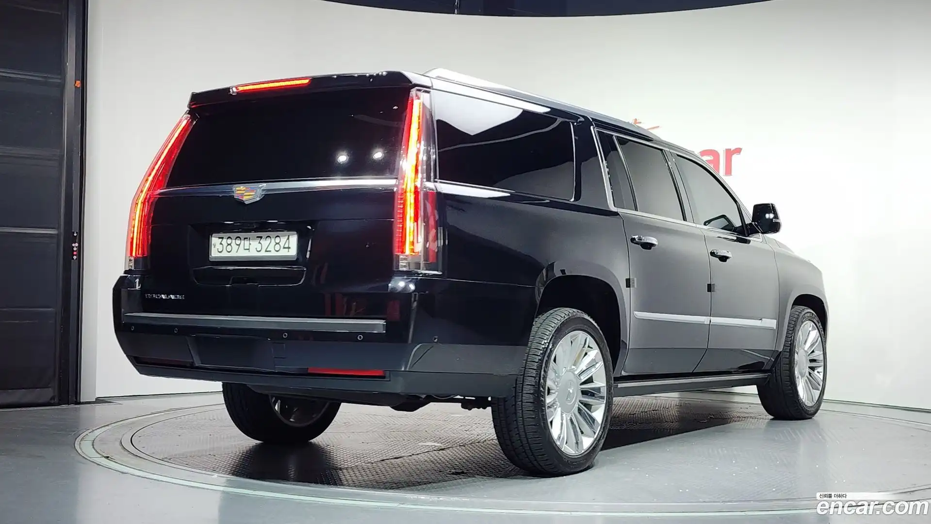 Escalade Cadillac 2017.9-OUTER-002