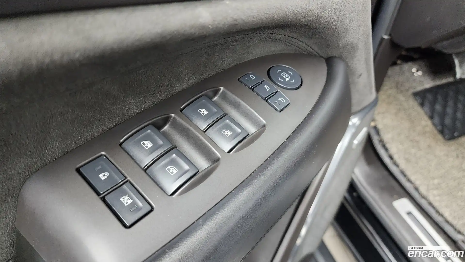 Escalade Cadillac 2017.9-OPTION-042