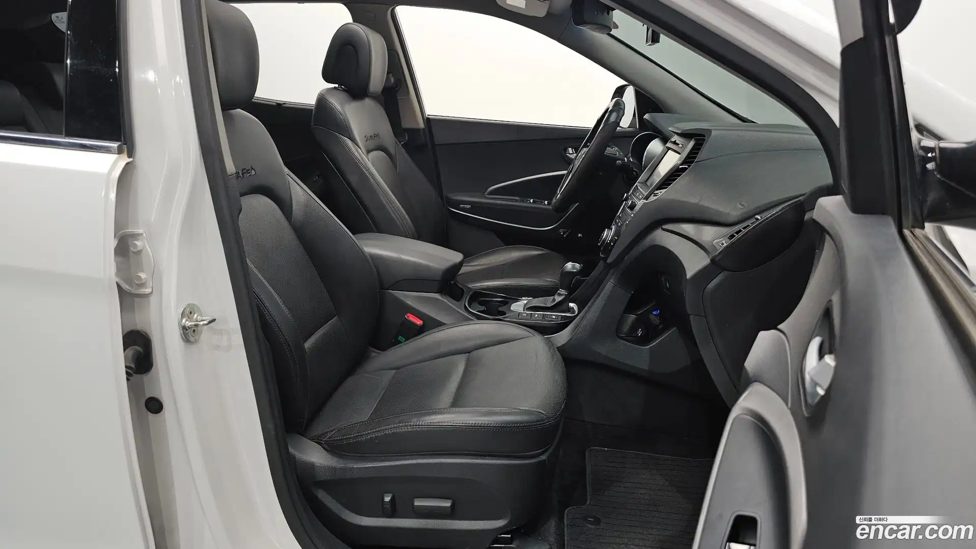 Santafe Hyundai 2017.5-INNER-010