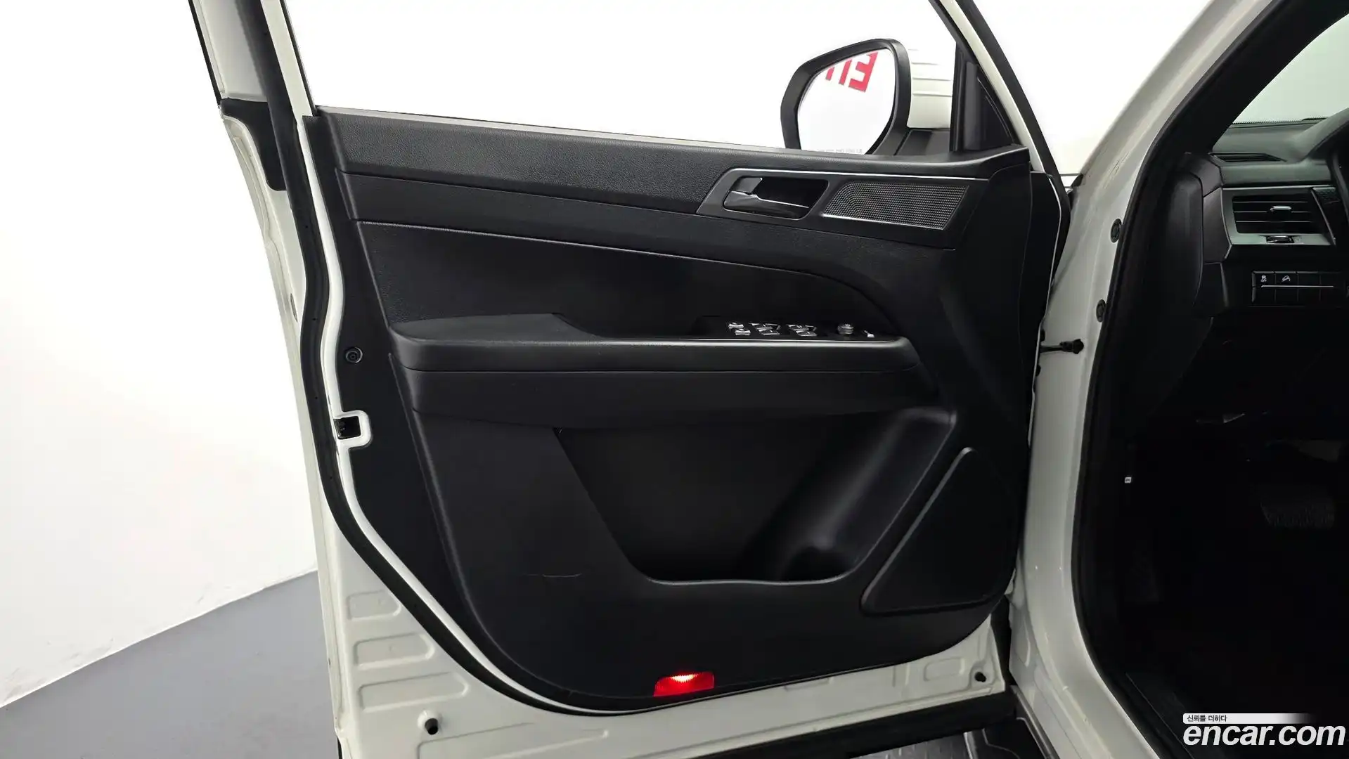 Rexton KG Mobility 2021.9-INNER-034