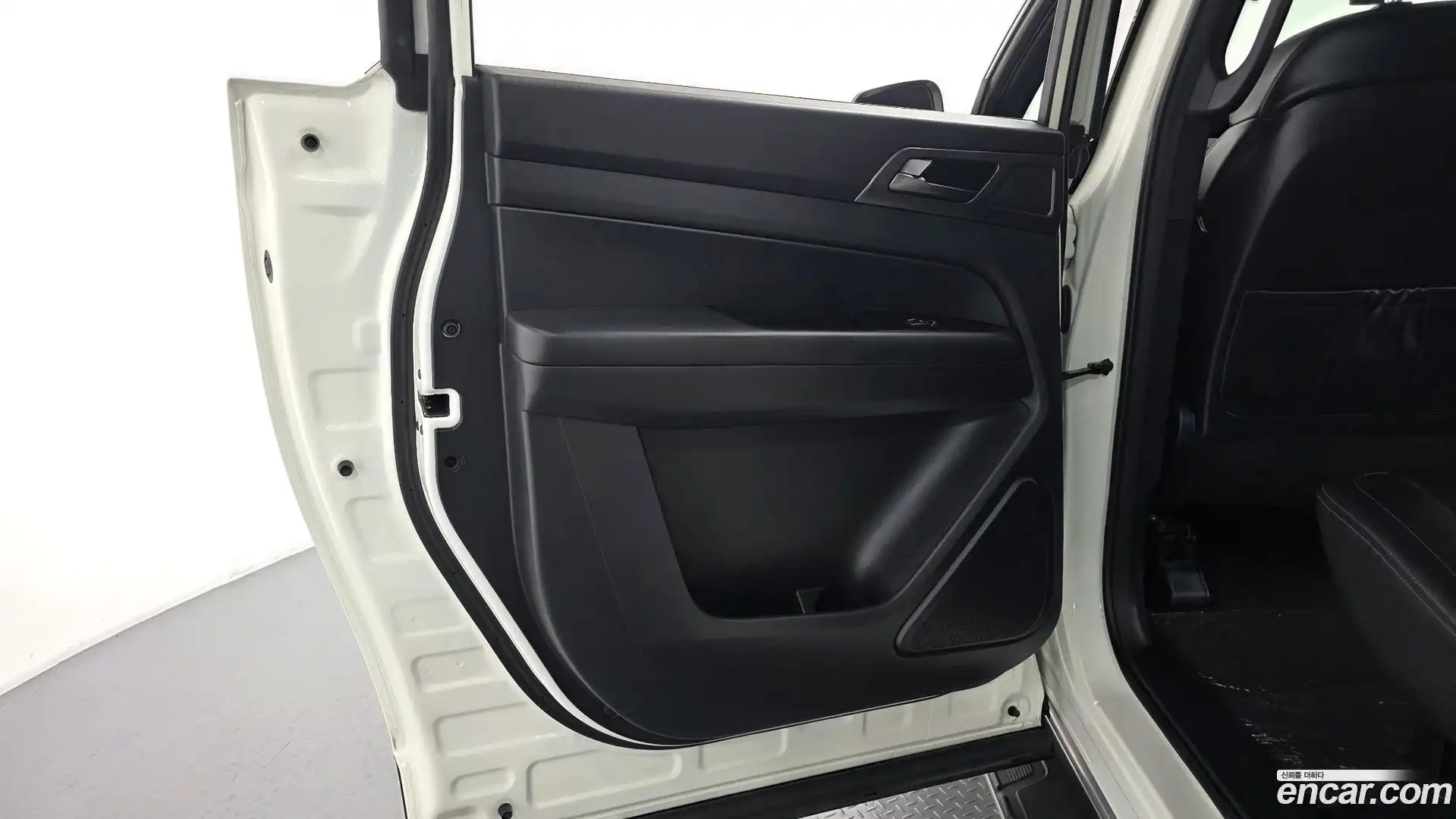 Rexton KG Mobility 2021.9-INNER-035