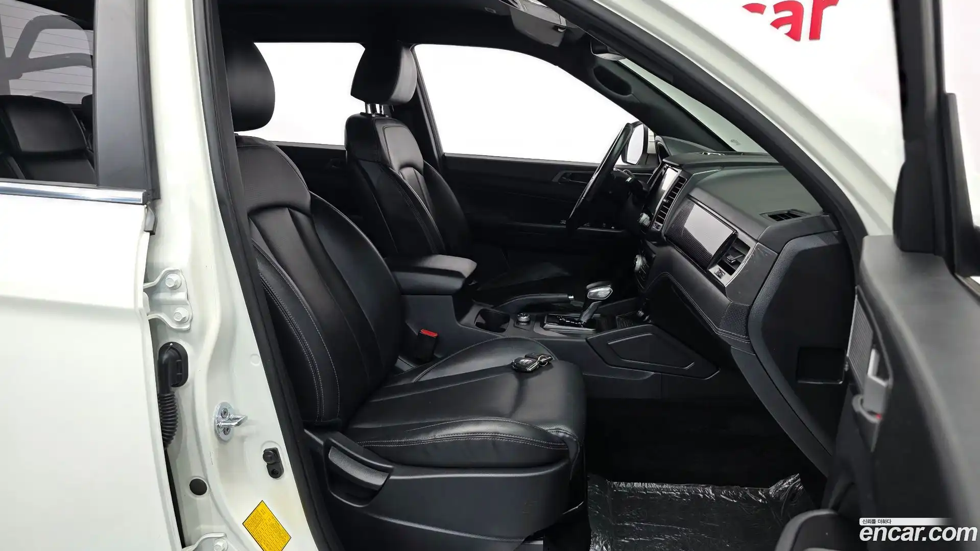 Rexton KG Mobility 2021.9-INNER-036