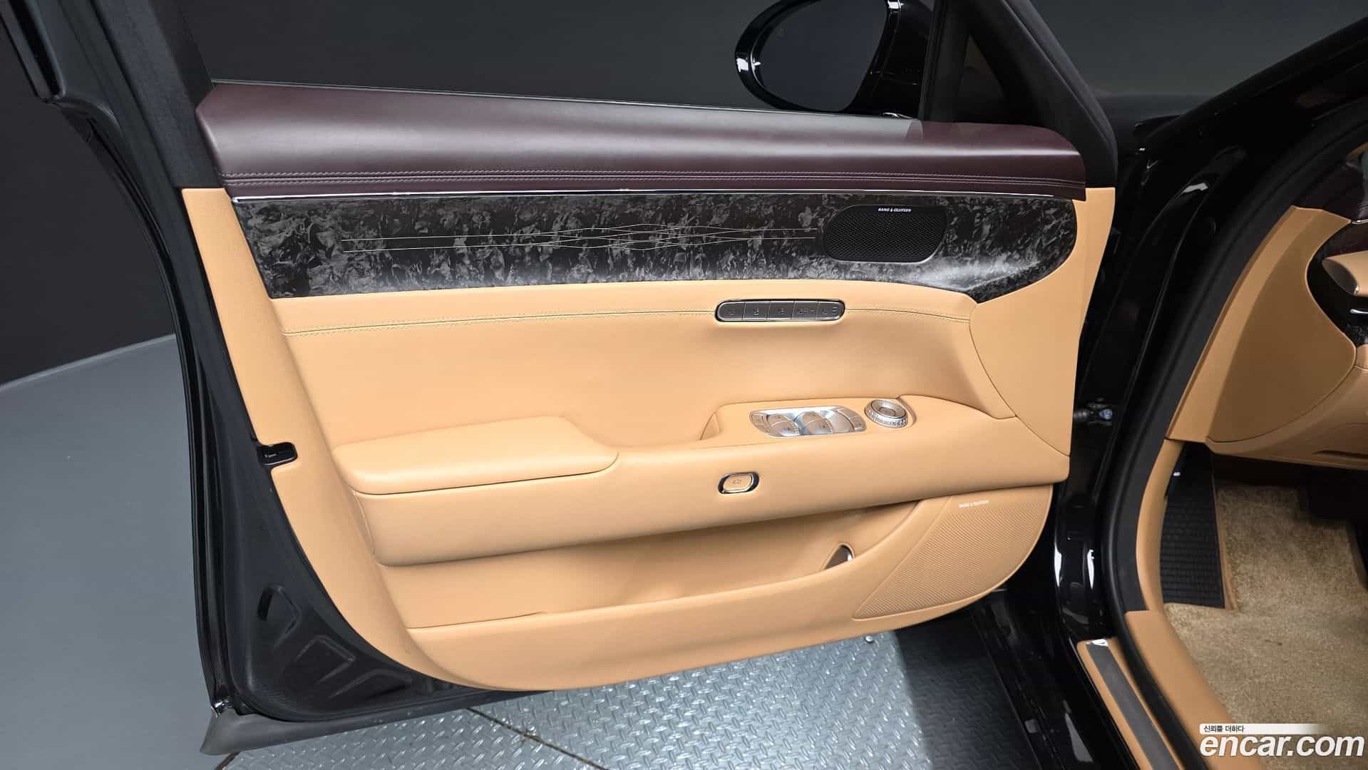 G90 Genesis 2023.0-INNER-034