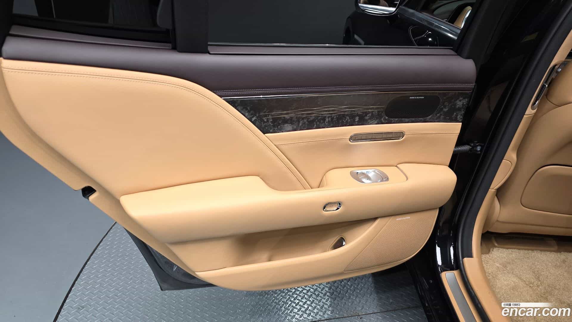 G90 Genesis 2023.0-INNER-035