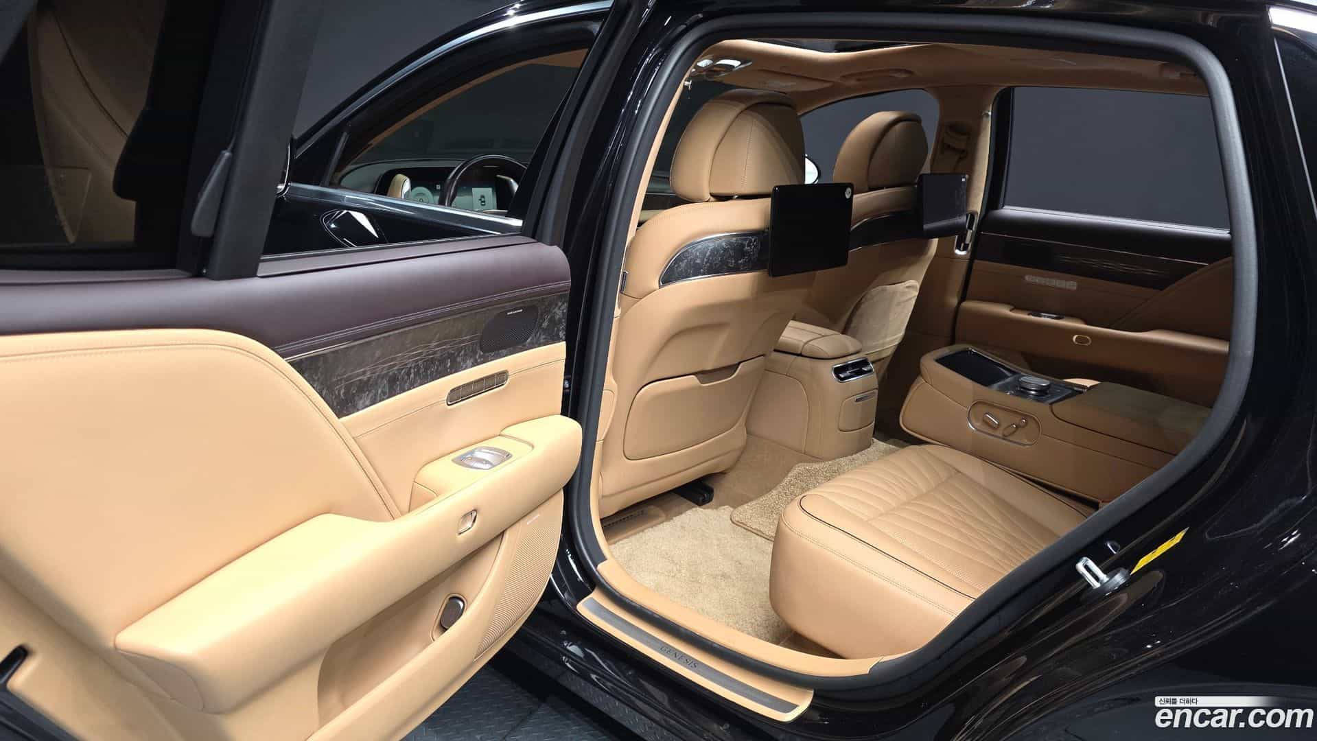 G90 Genesis 2023.0-INNER-036