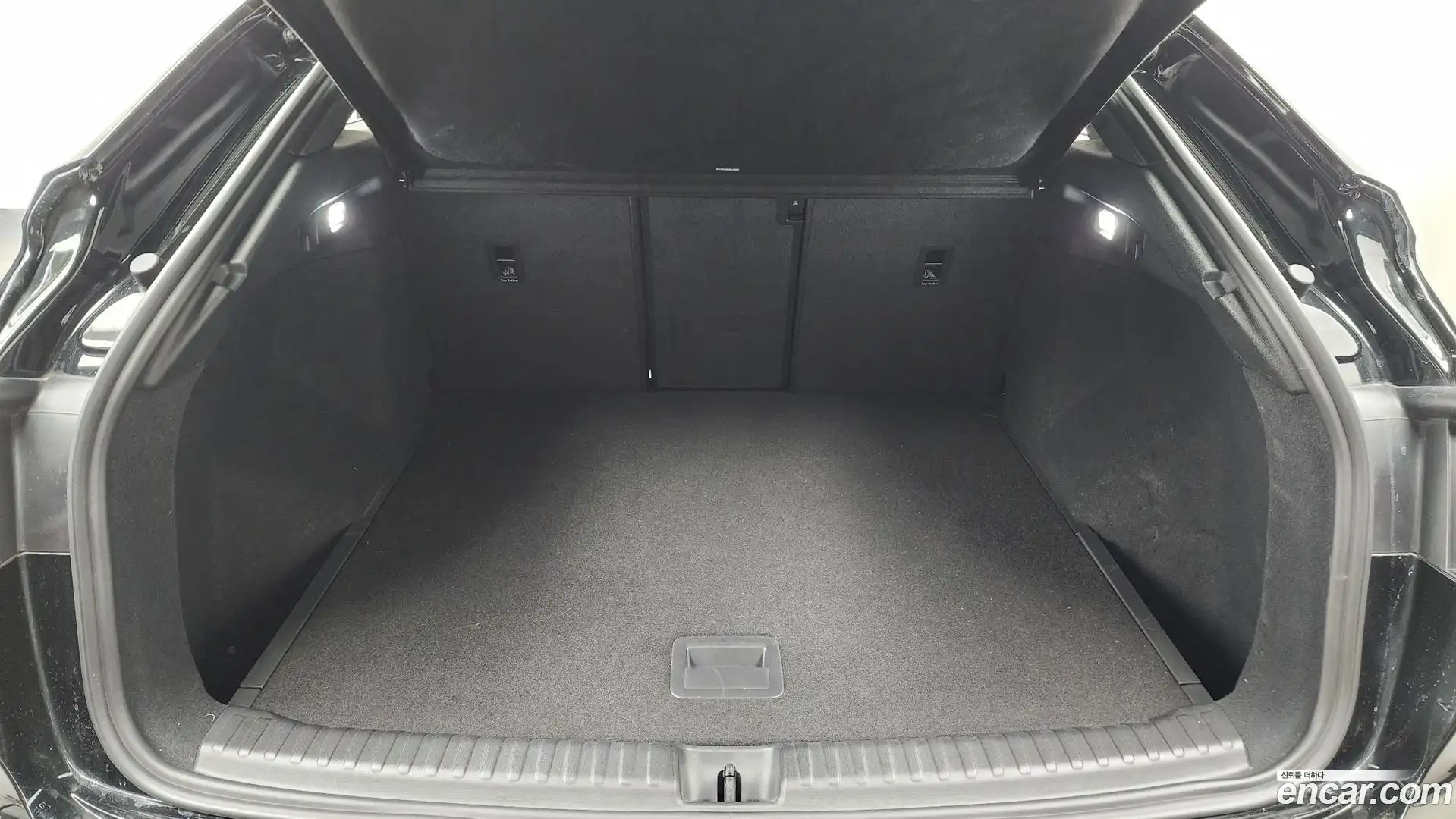 Q4 e-tron Audi 2023.9-OPTION-024