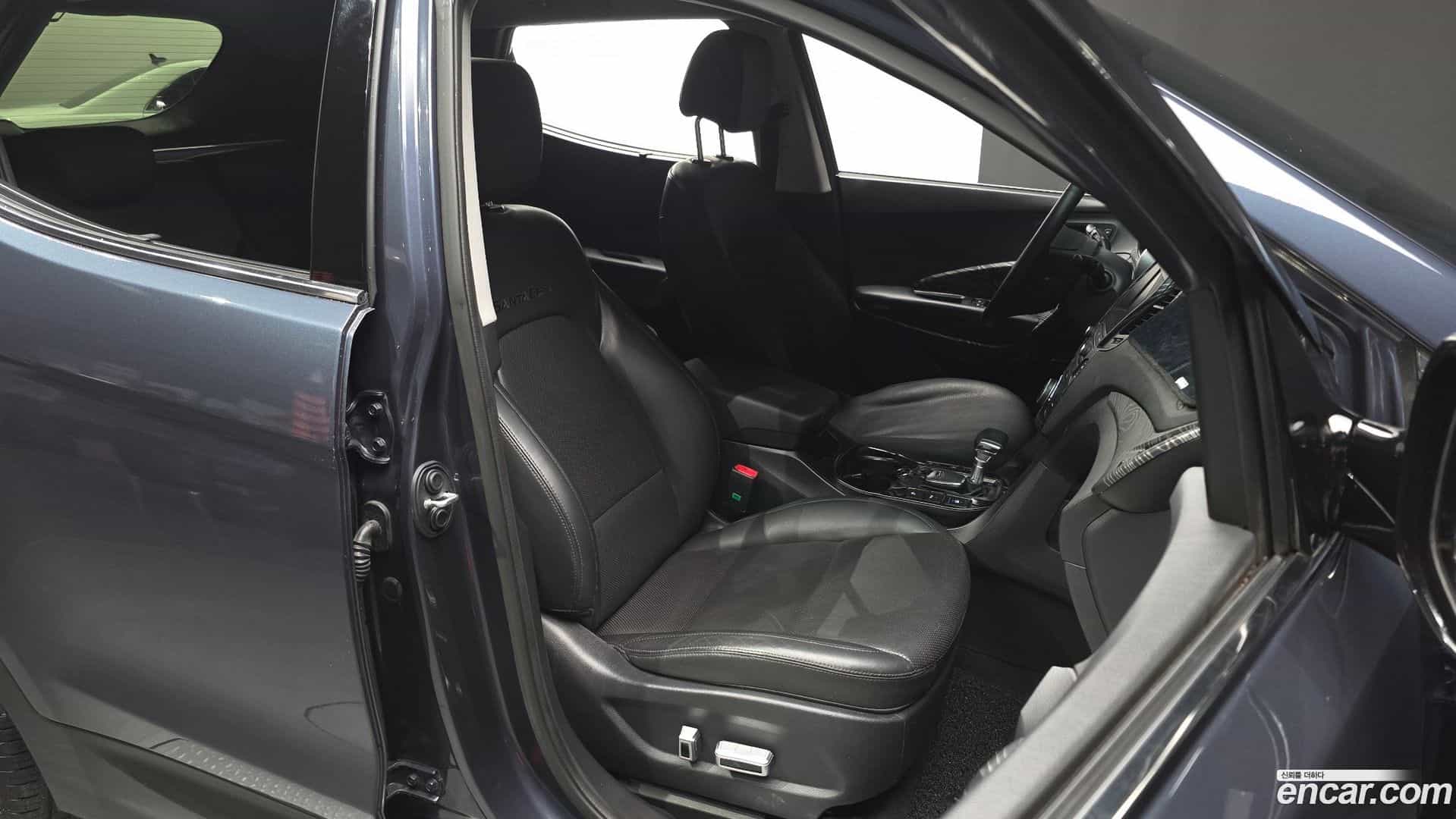 Santafe Hyundai 2015.5-INNER-036