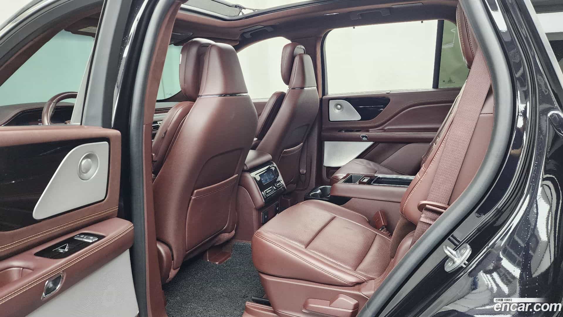 Aviator Lincoln 2021.9-INNER-036