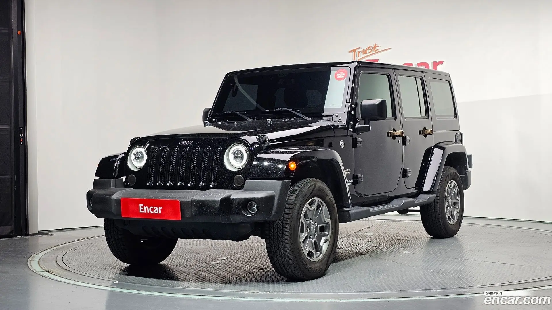 Main__Slider__Photo:Wrangler Jeep 2017.11-0