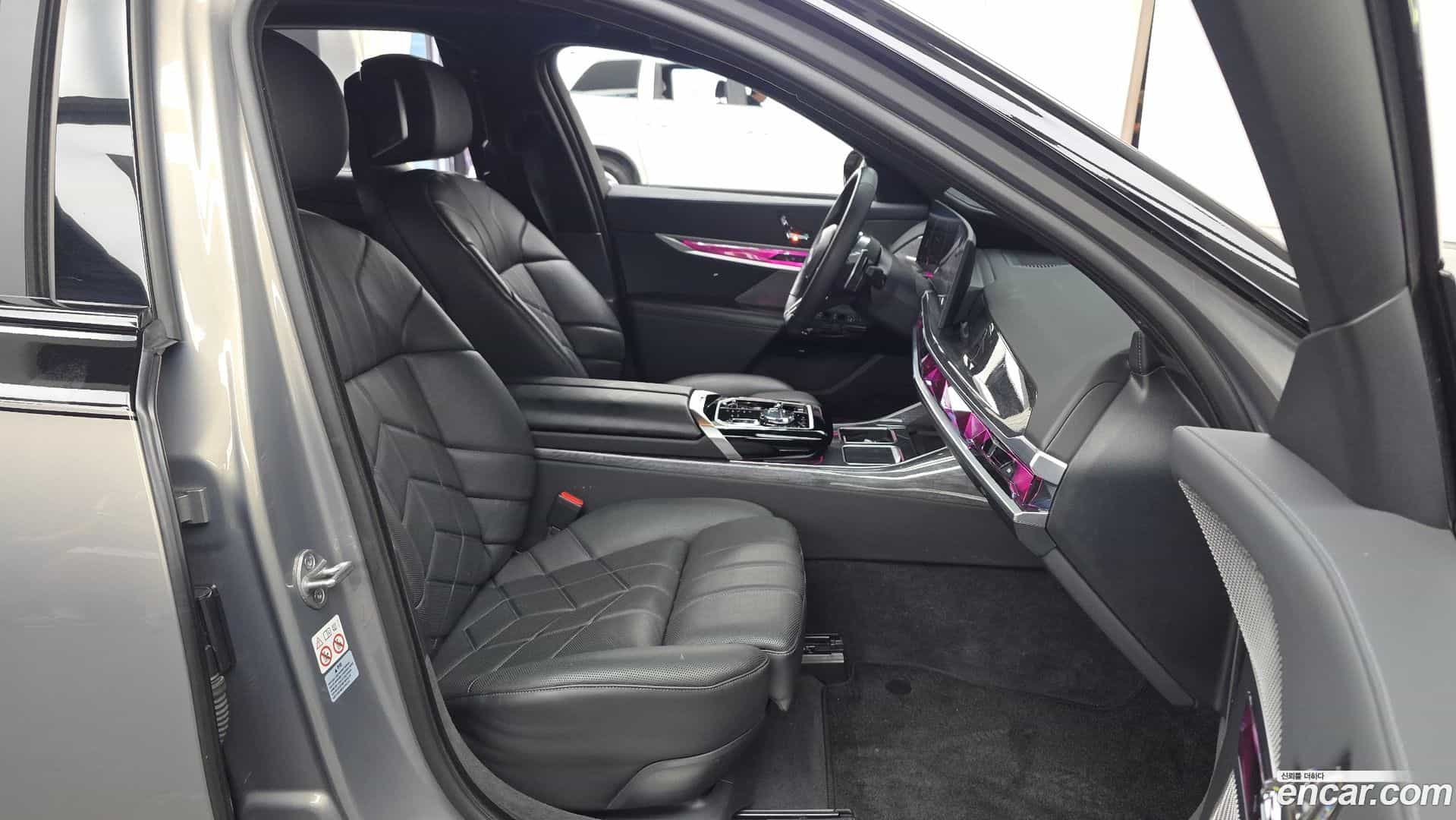 7-Series BMW 2022.11-OPTION-015