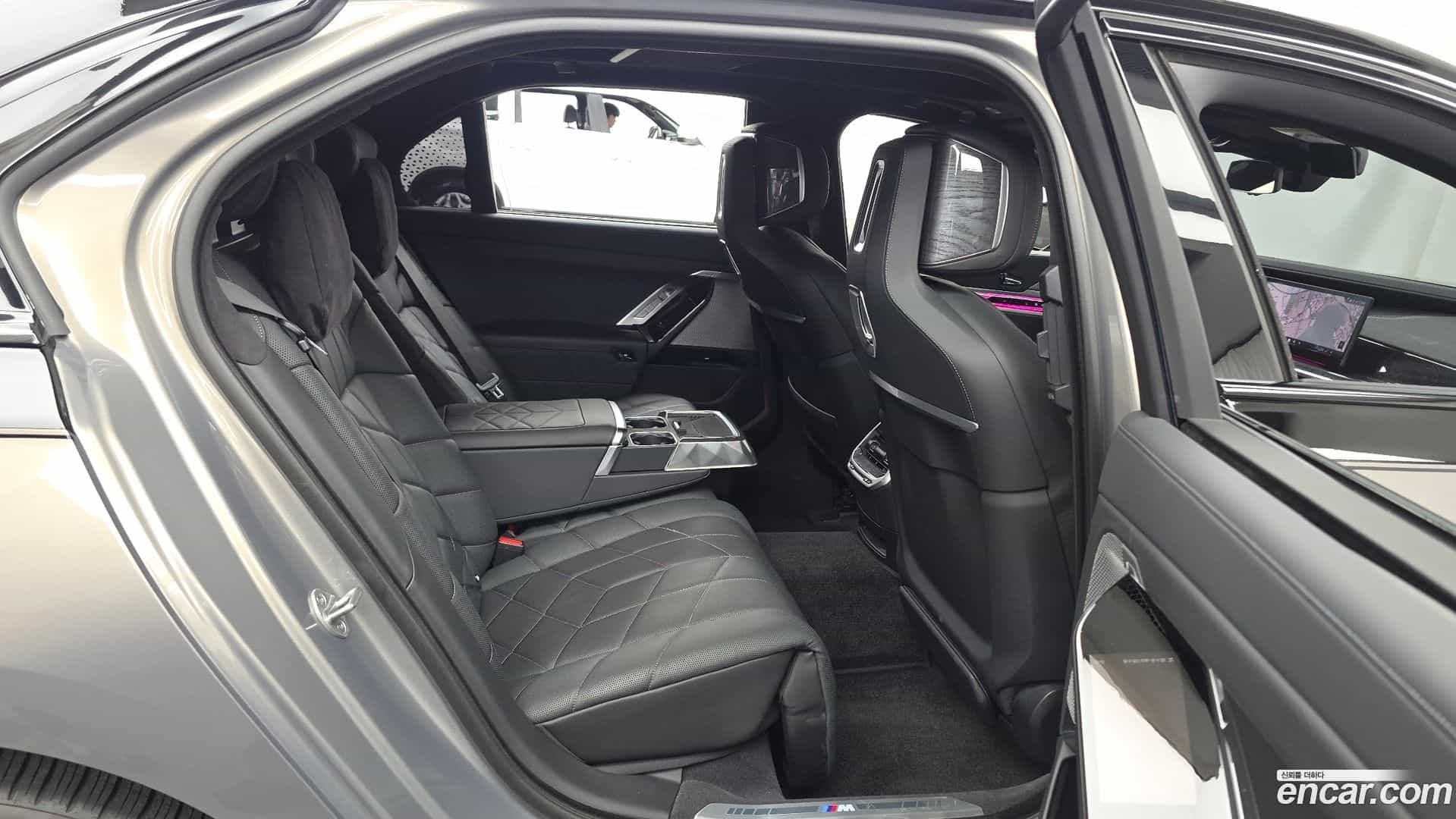 7-Series BMW 2022.11-OPTION-016