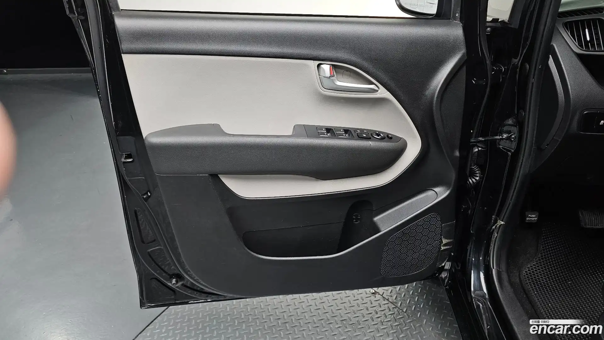 RAY Kia 2023.8-INNER-034