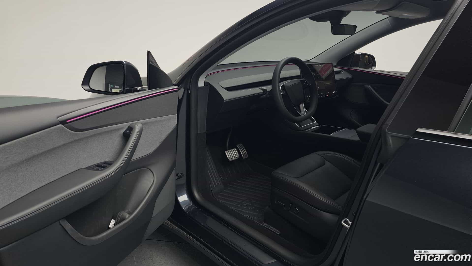 Model Y Tesla 2025.4-INNER-010