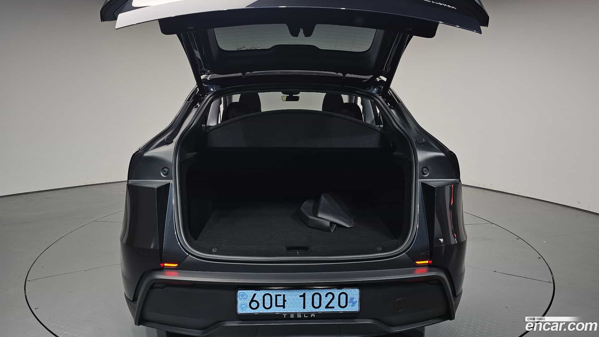 Model Y Tesla 2025.4-OPTION-024