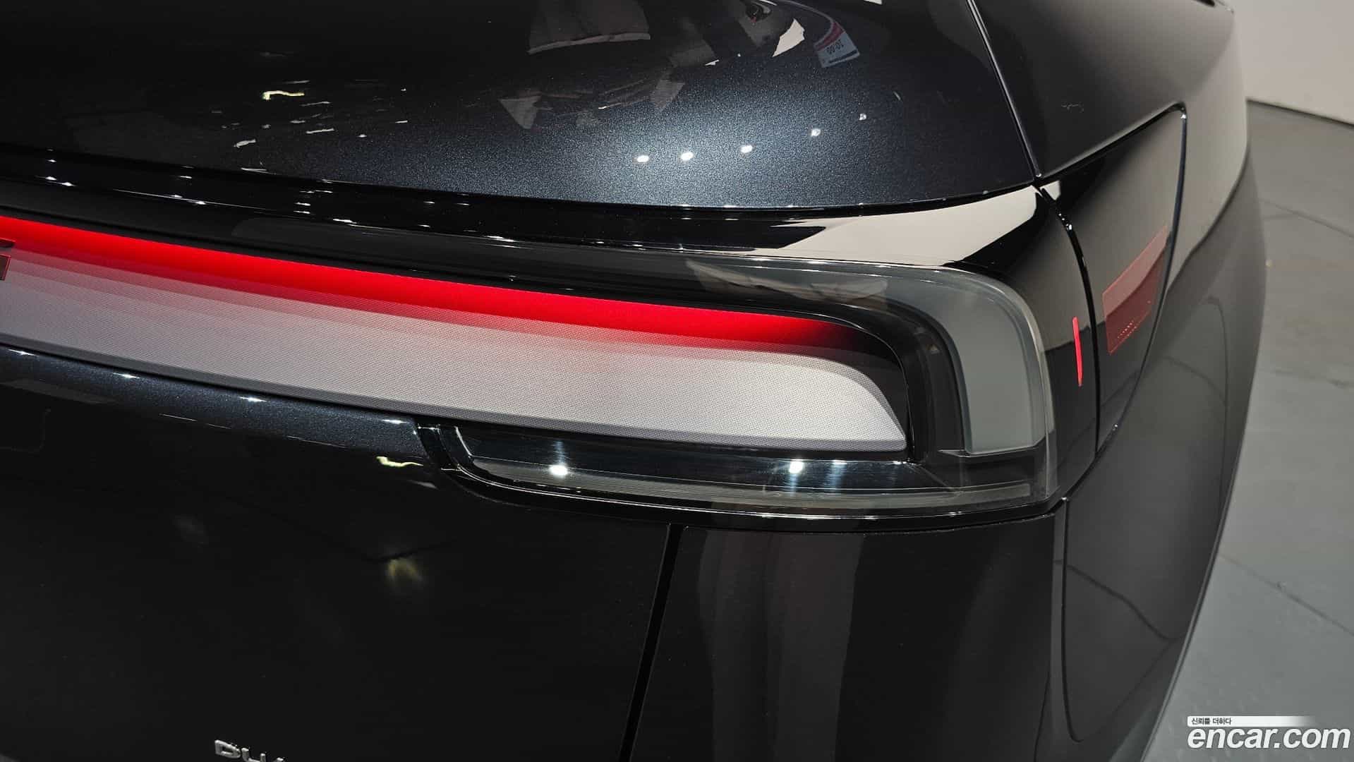 Model Y Tesla 2025.4-OUTER-033