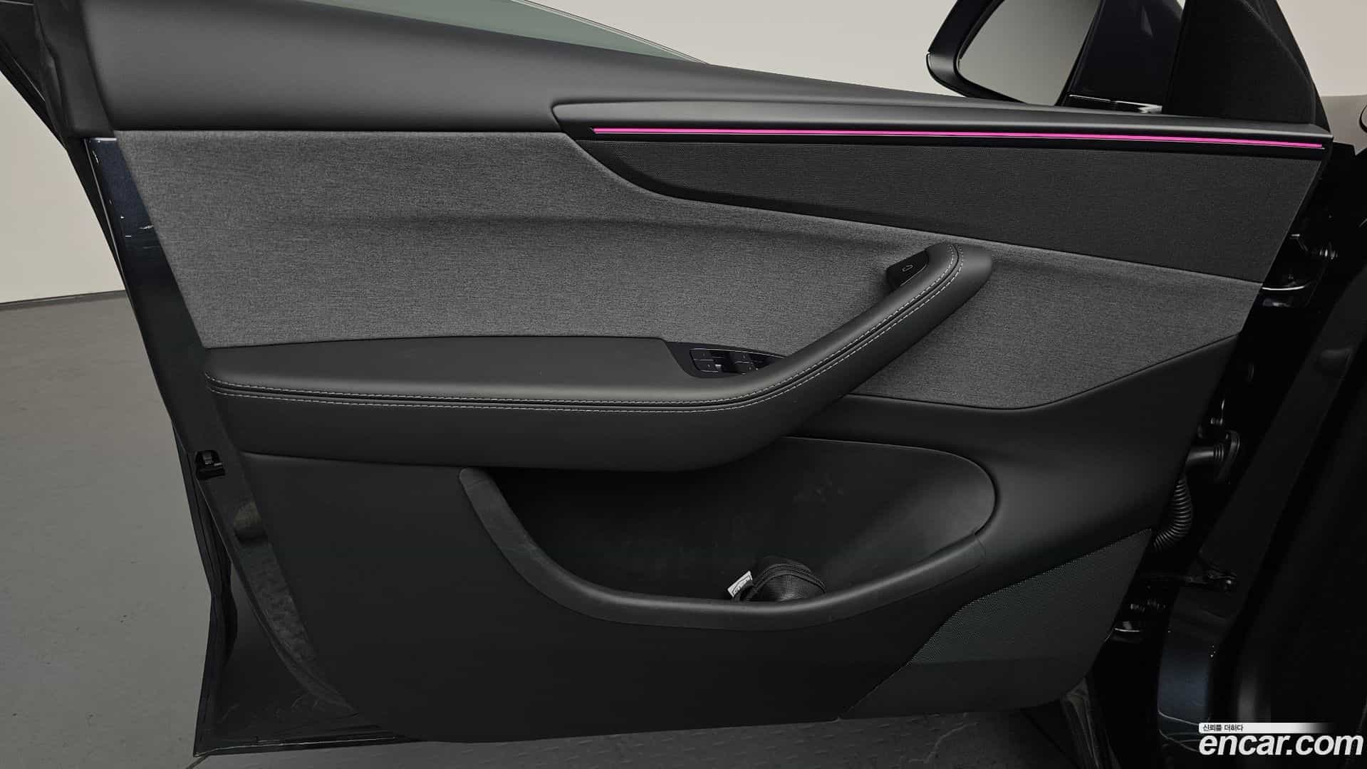 Model Y Tesla 2025.4-INNER-034