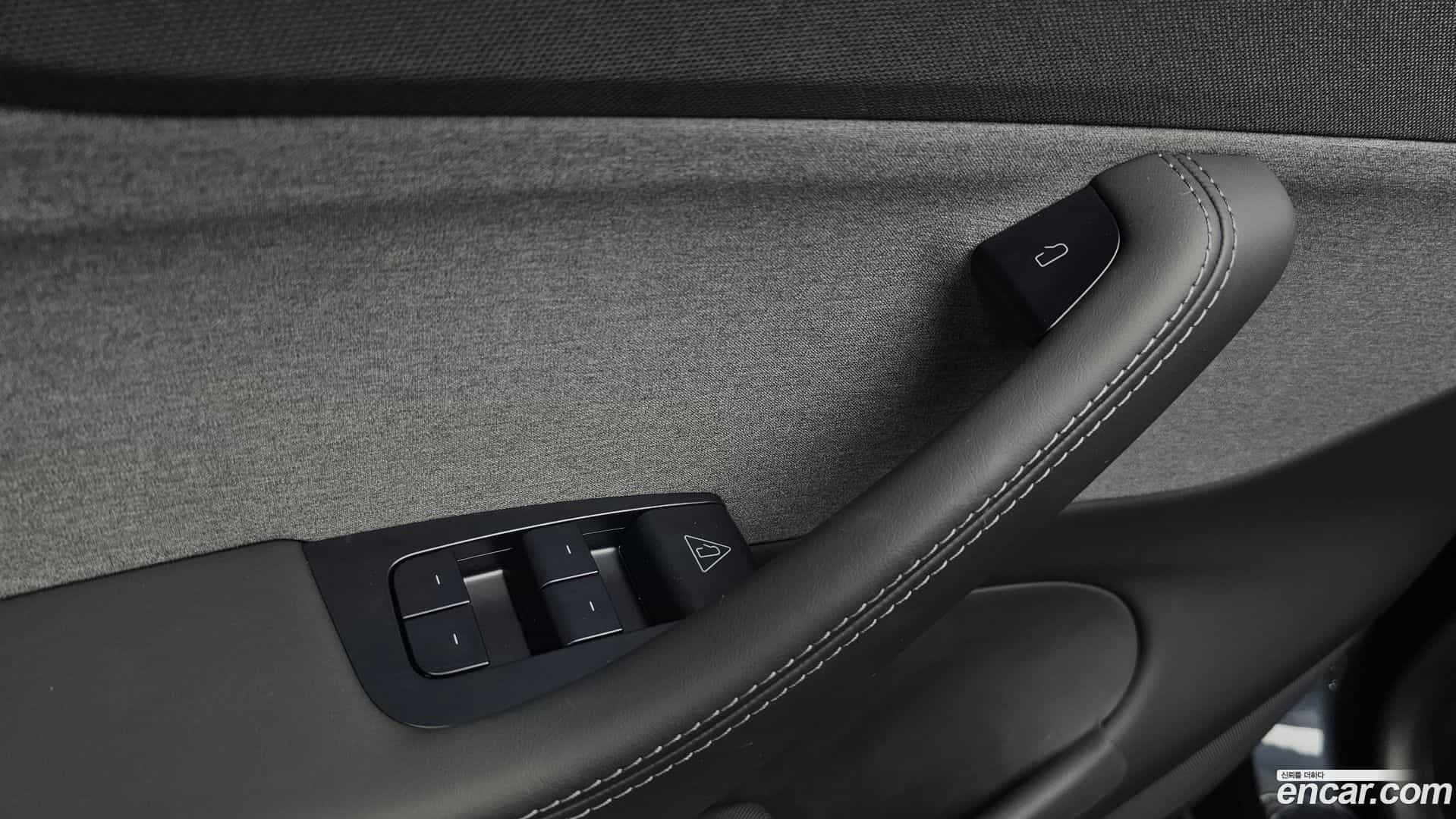 Model Y Tesla 2025.4-OPTION-043