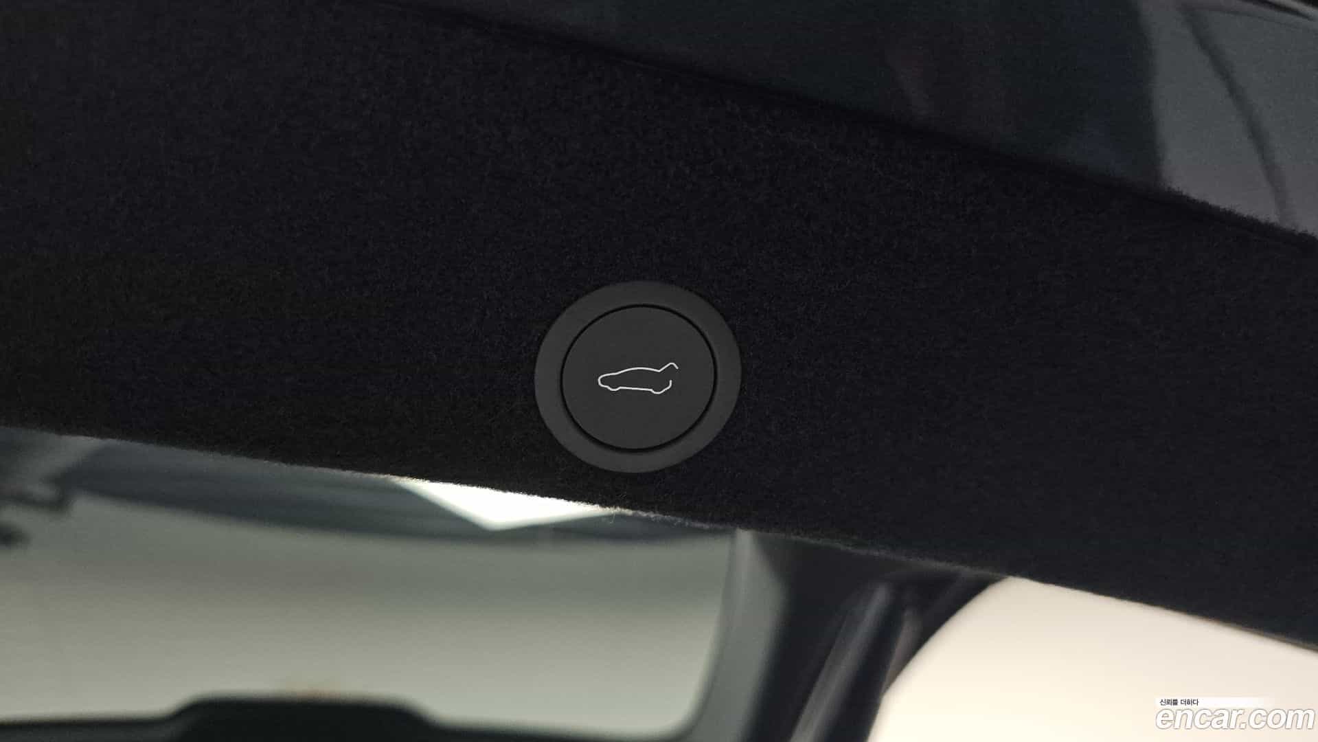 Model Y Tesla 2025.4-OPTION-046