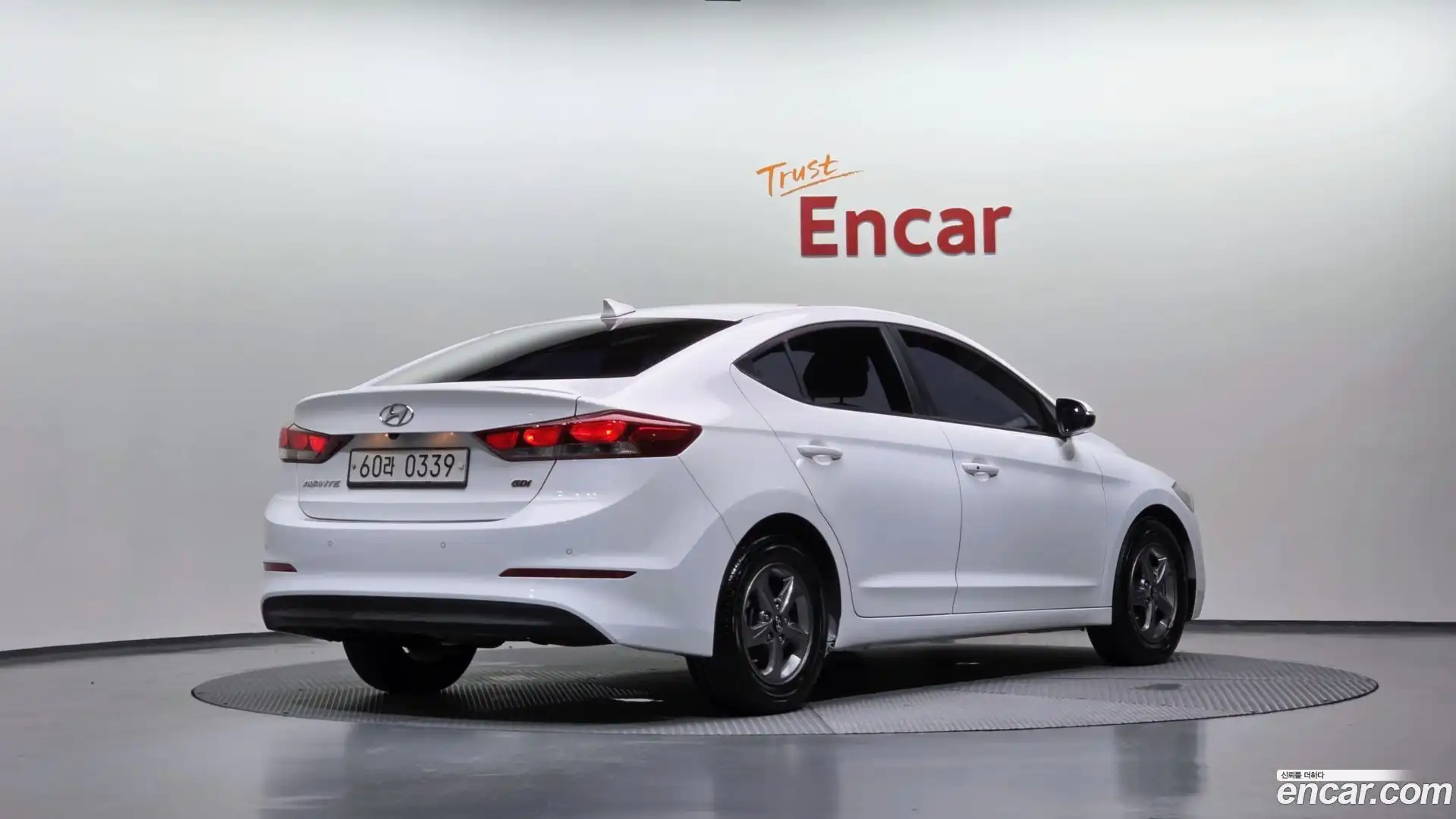 AVANTE Hyundai 2015.9-OUTER-002