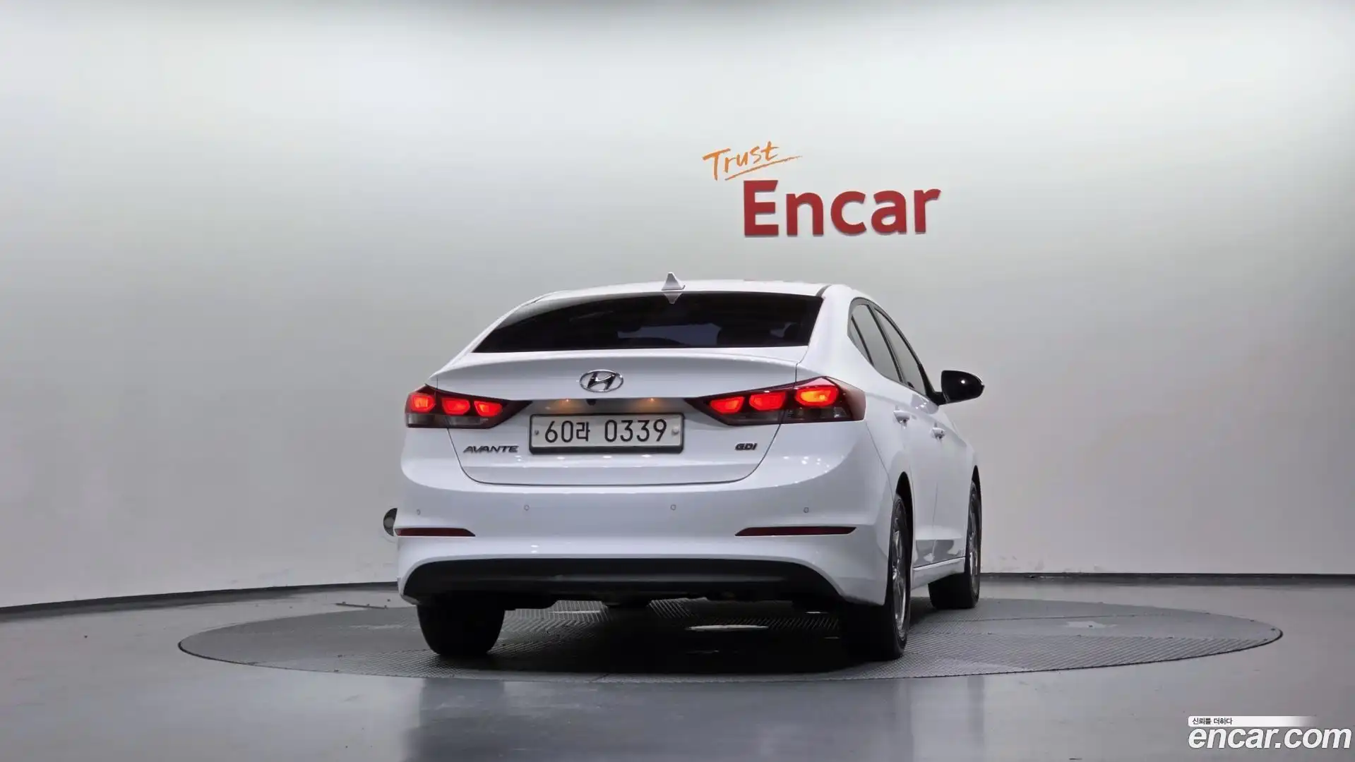 AVANTE Hyundai 2015.9-OUTER-004