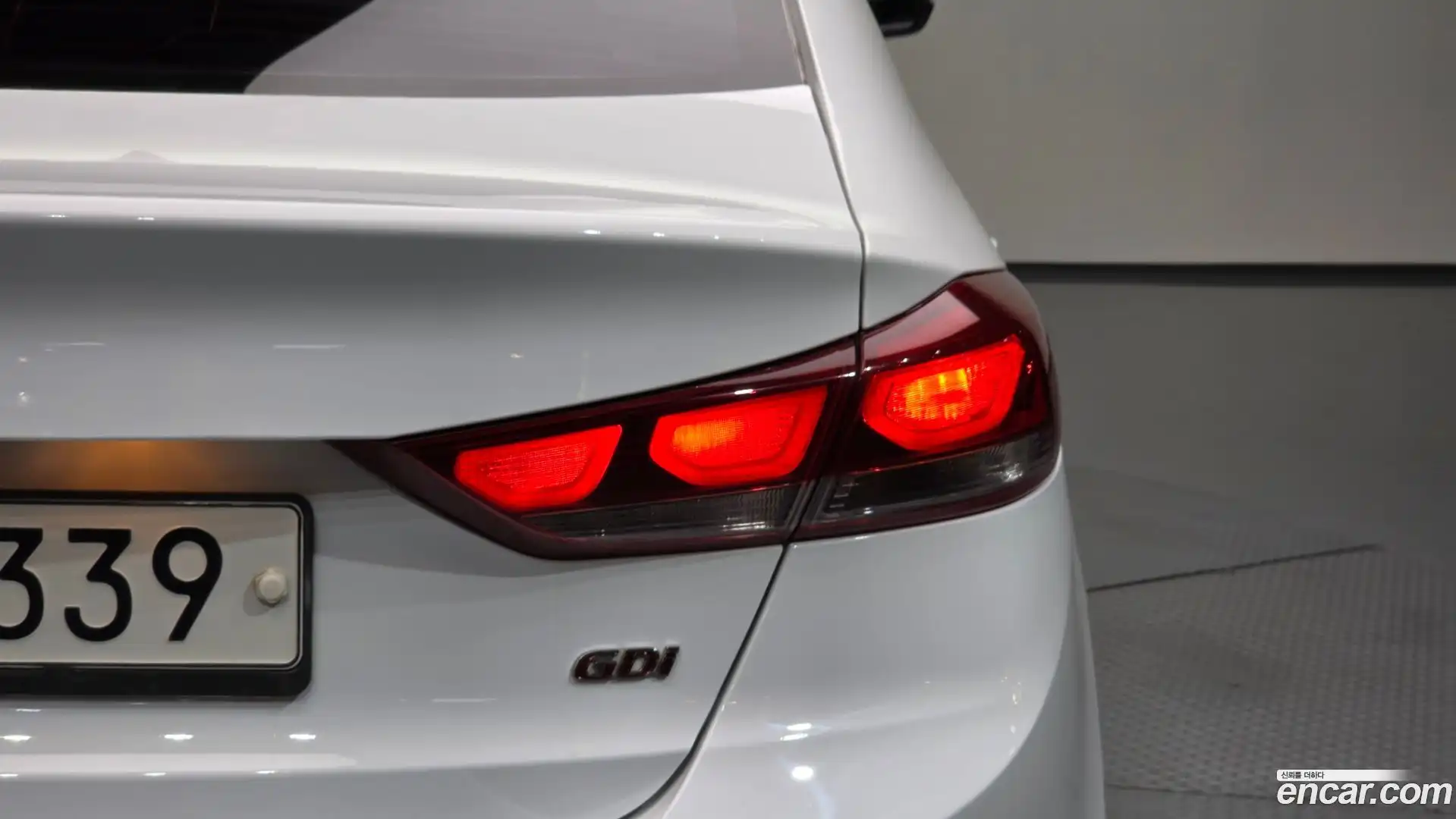 AVANTE Hyundai 2015.9-OUTER-033