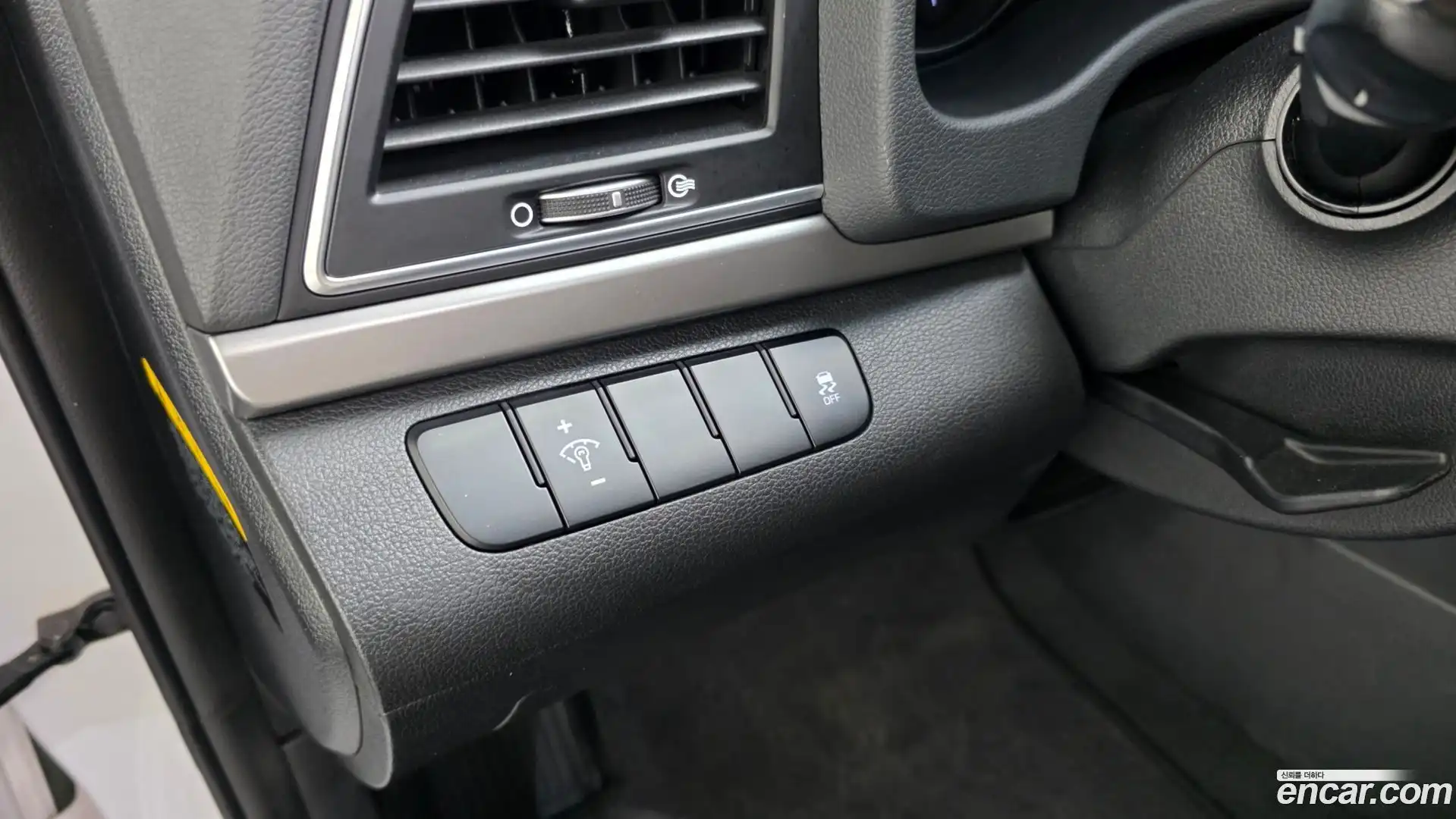 AVANTE Hyundai 2015.9-OPTION-042