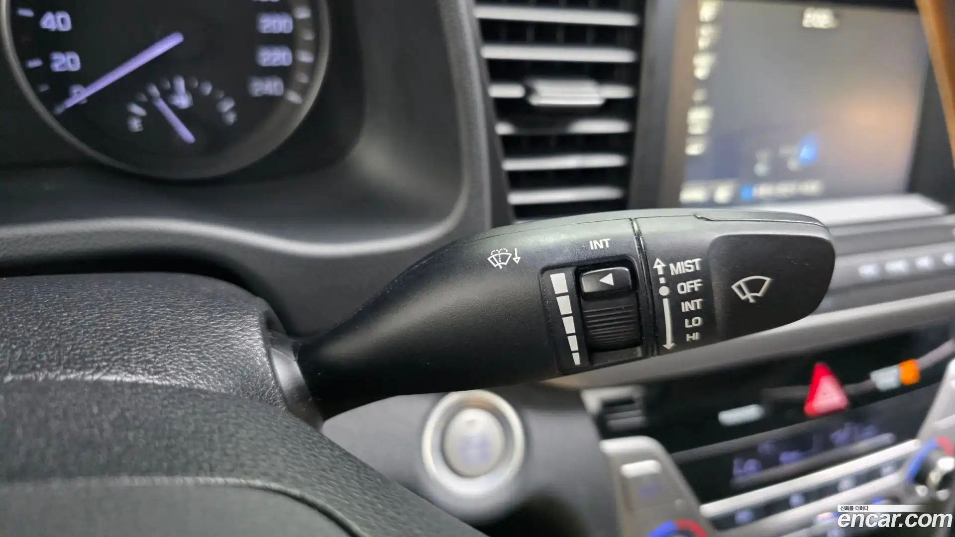 AVANTE Hyundai 2015.9-OPTION-043