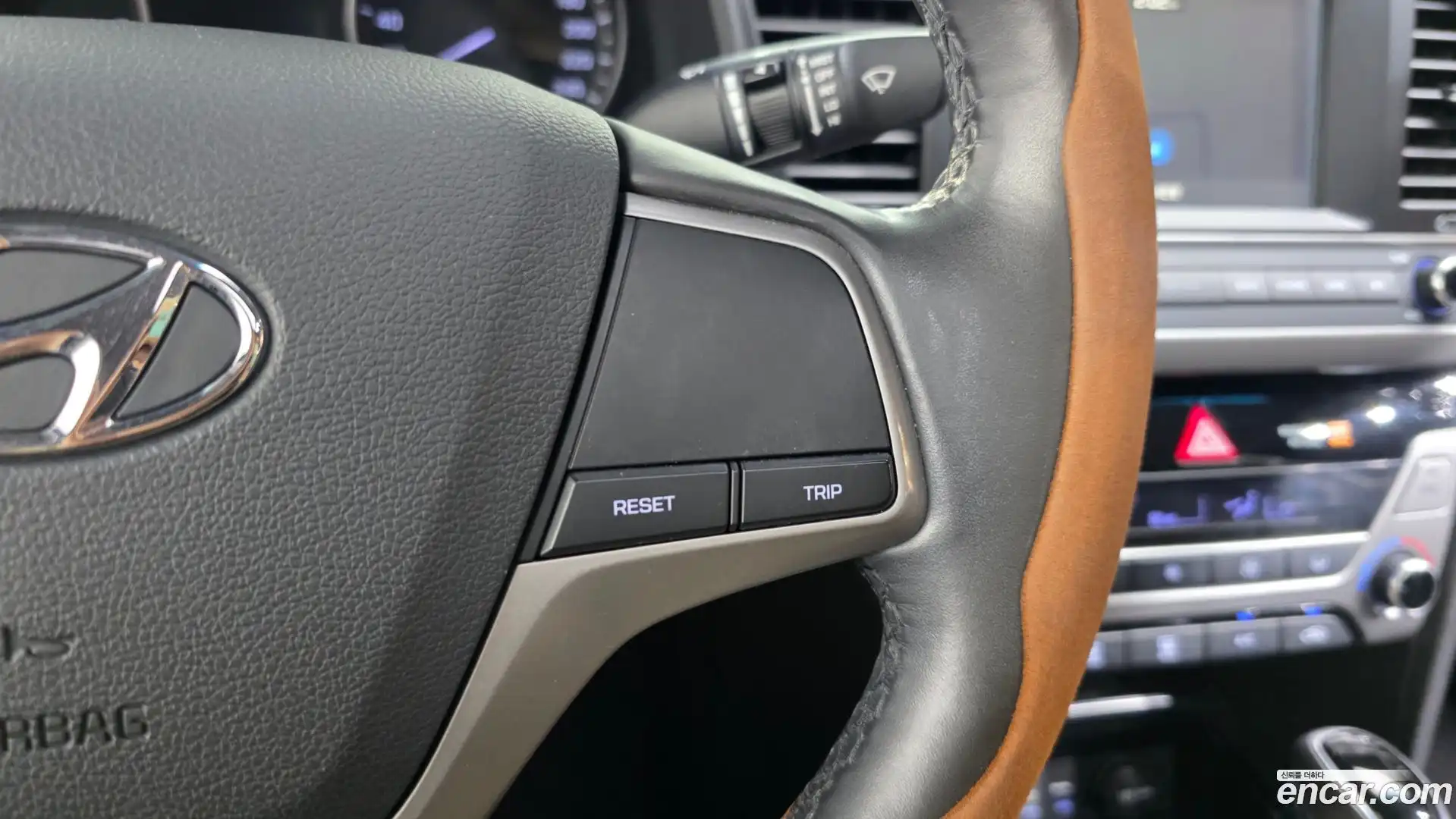 AVANTE Hyundai 2015.9-OPTION-045