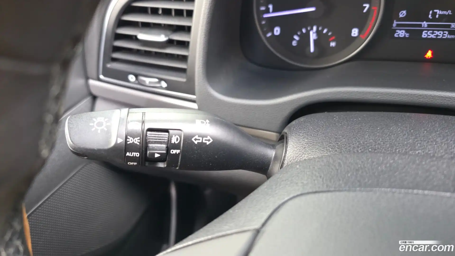 AVANTE Hyundai 2015.9-OPTION-046