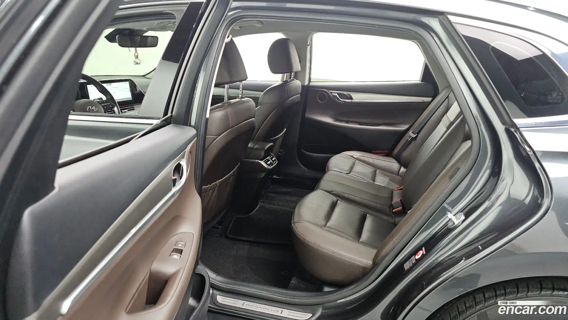 Grandeur Hyundai 2021.4-OPTION-023