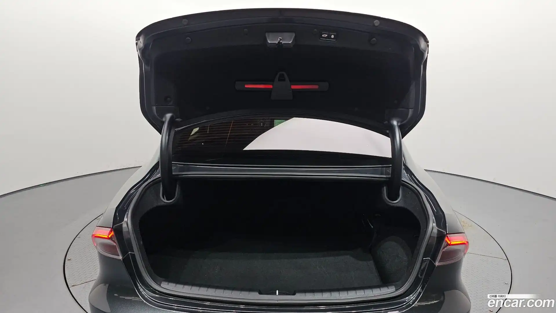 Grandeur Hyundai 2021.4-OPTION-024
