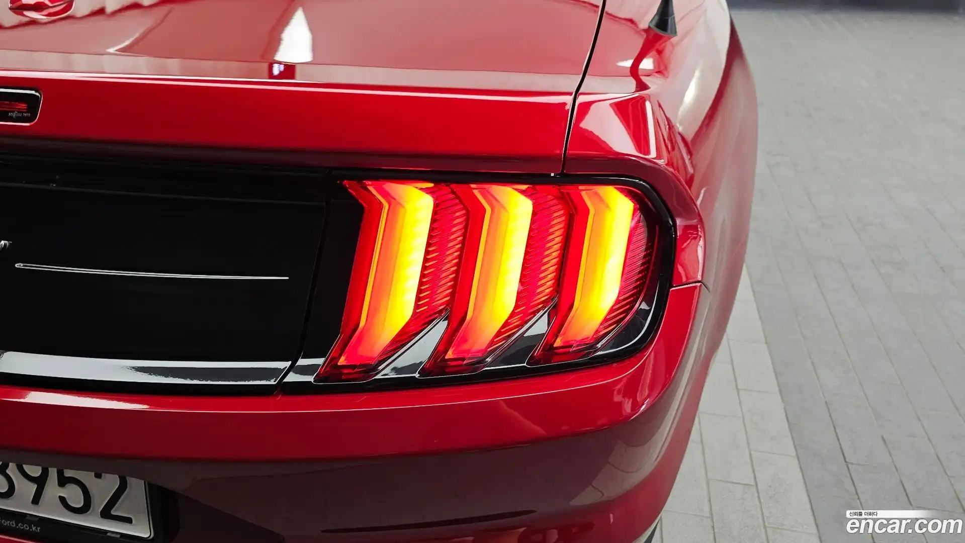 Mustang Ford 2022.5-OUTER-033