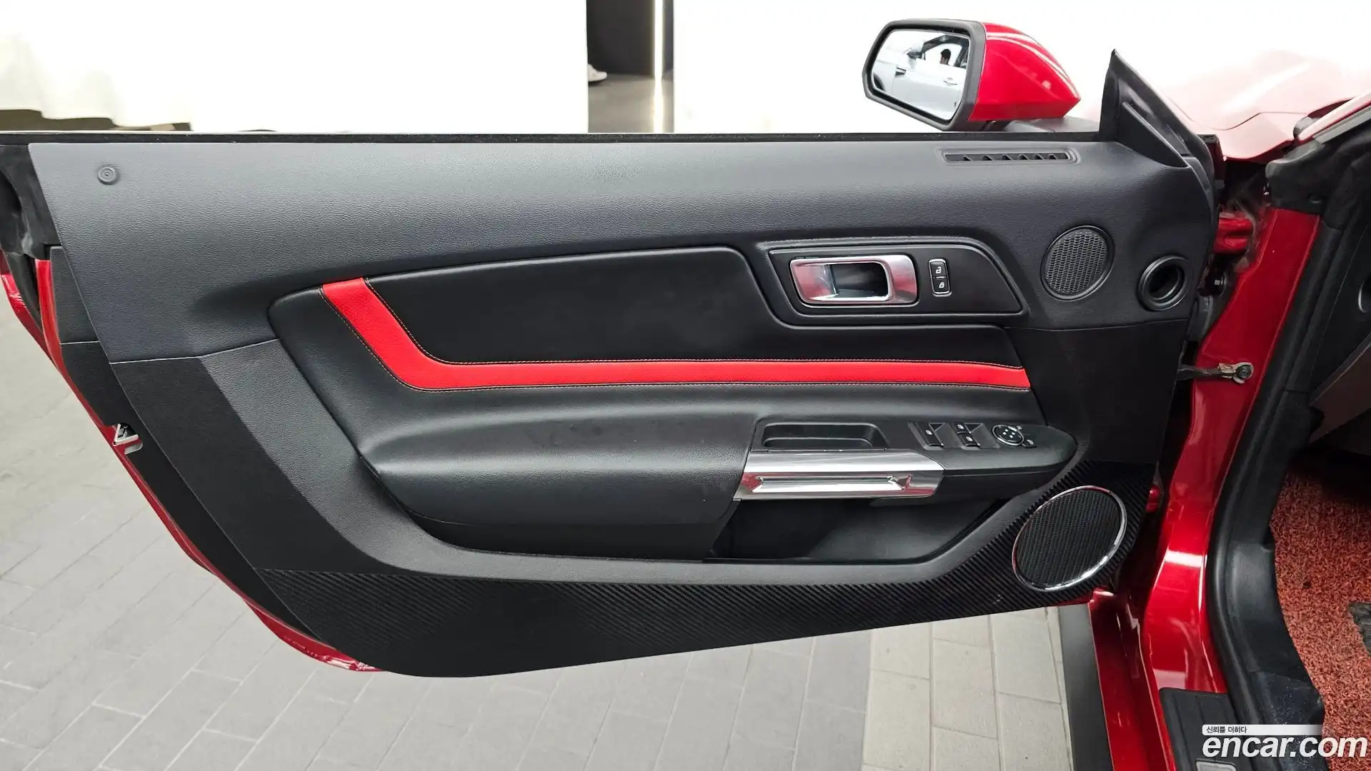 Mustang Ford 2022.5-INNER-034