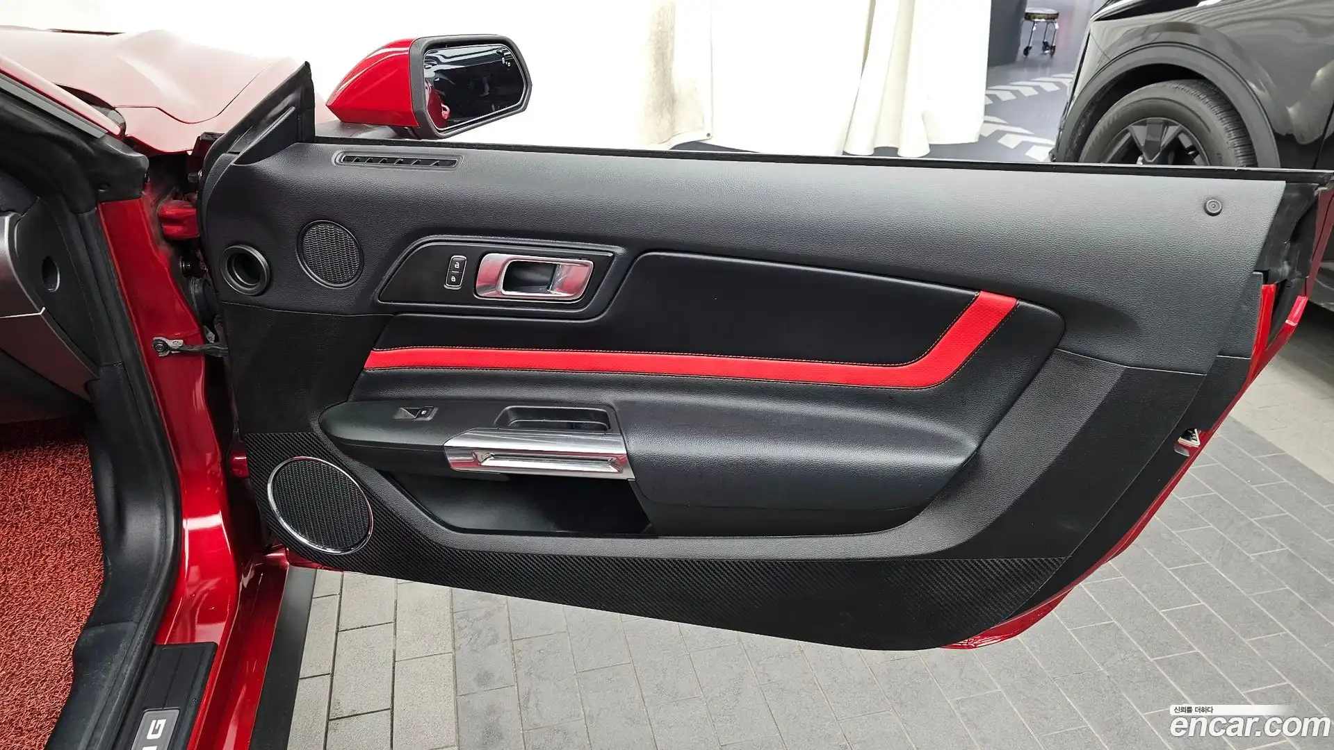Mustang Ford 2022.5-INNER-035