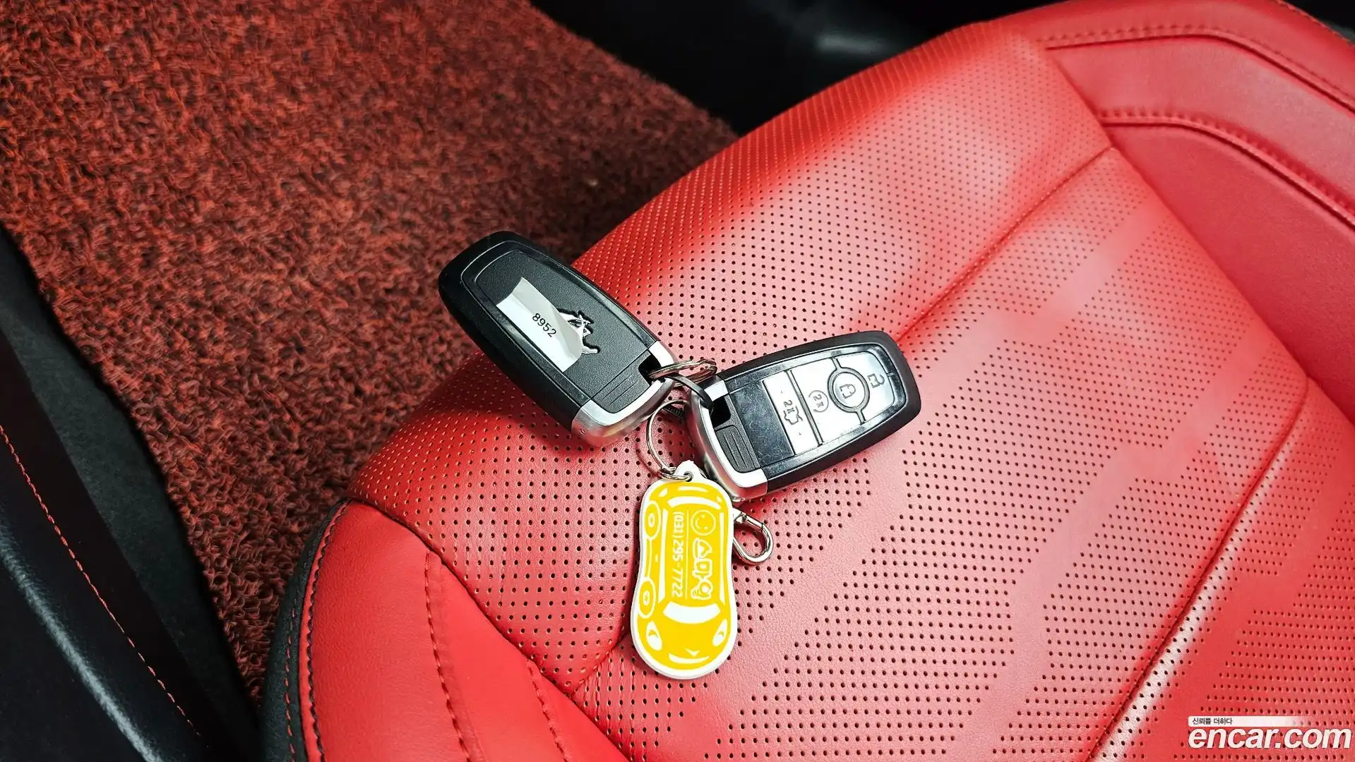 Mustang Ford 2022.5-INNER-036
