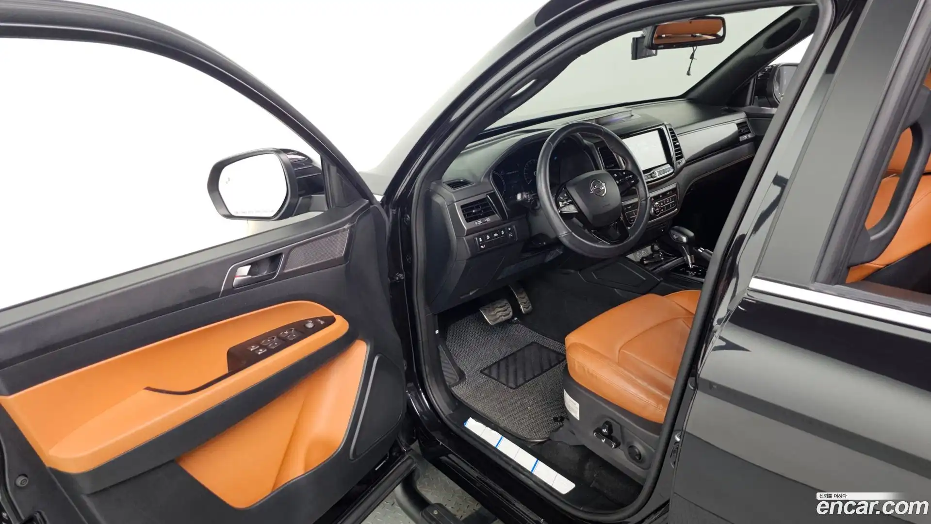 Rexton KG Mobility 2022.5-INNER-010