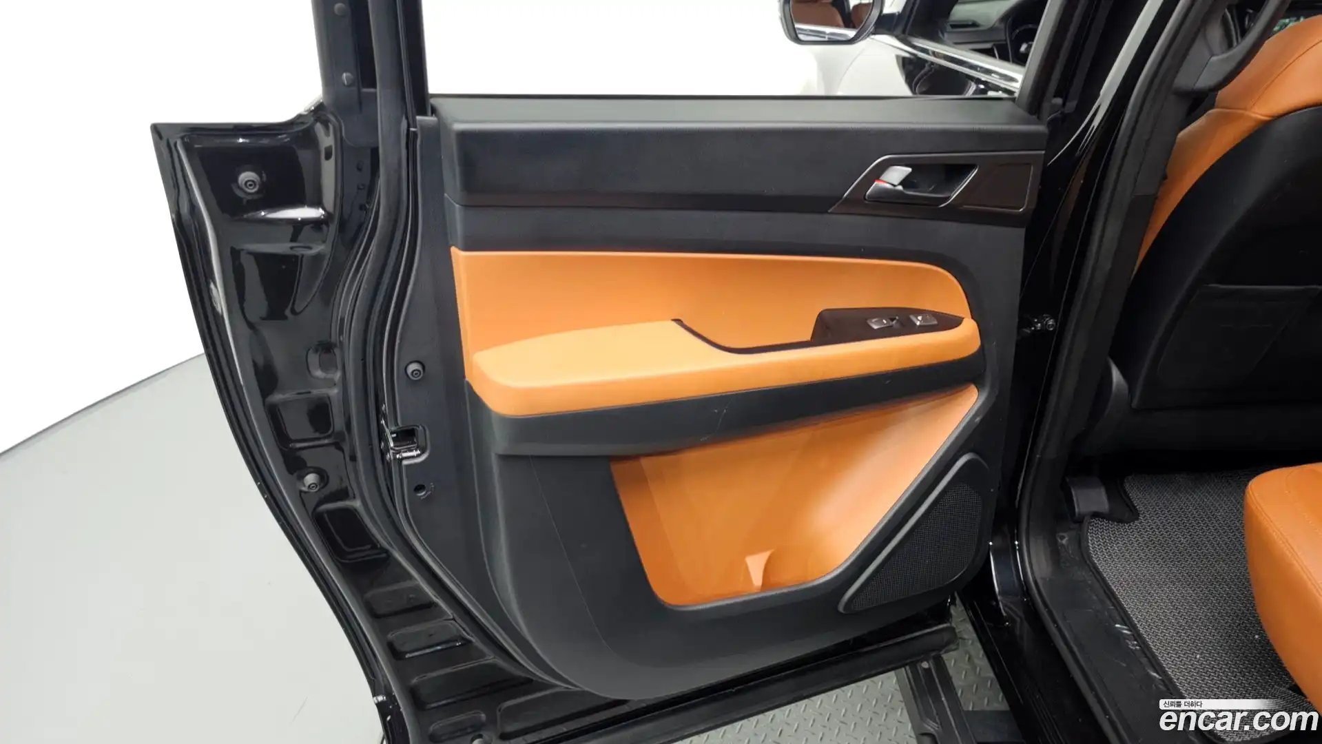 Rexton KG Mobility 2022.5-INNER-035