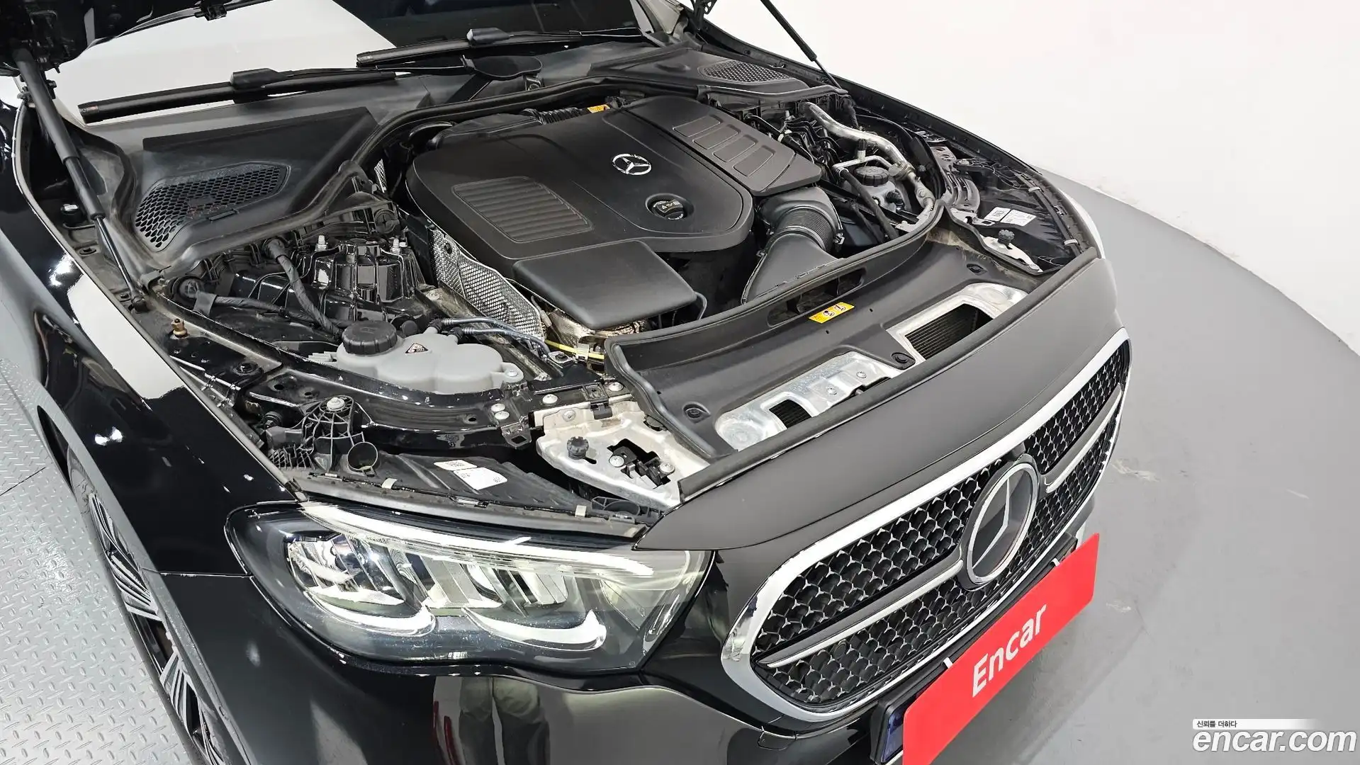 E-Class Mercedes-Benz 2024.8-OUTER-006