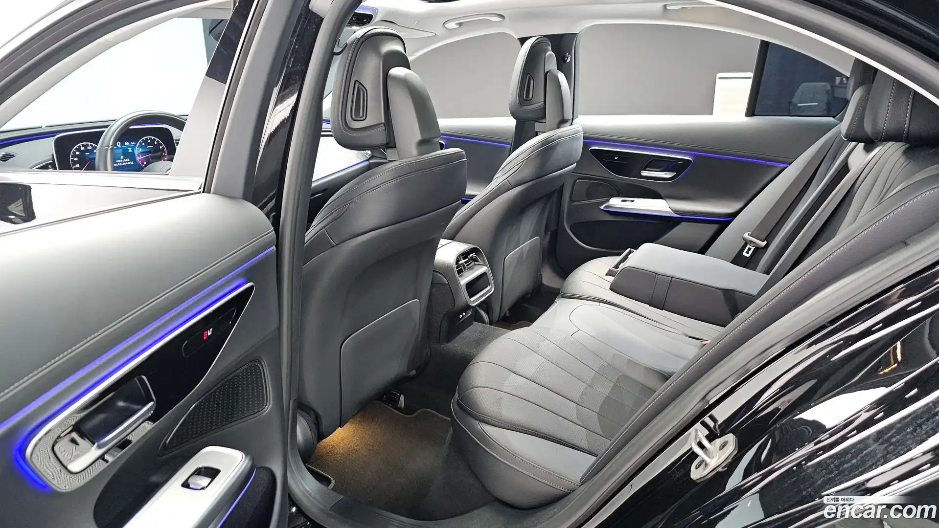 E-Class Mercedes-Benz 2024.8-OPTION-015