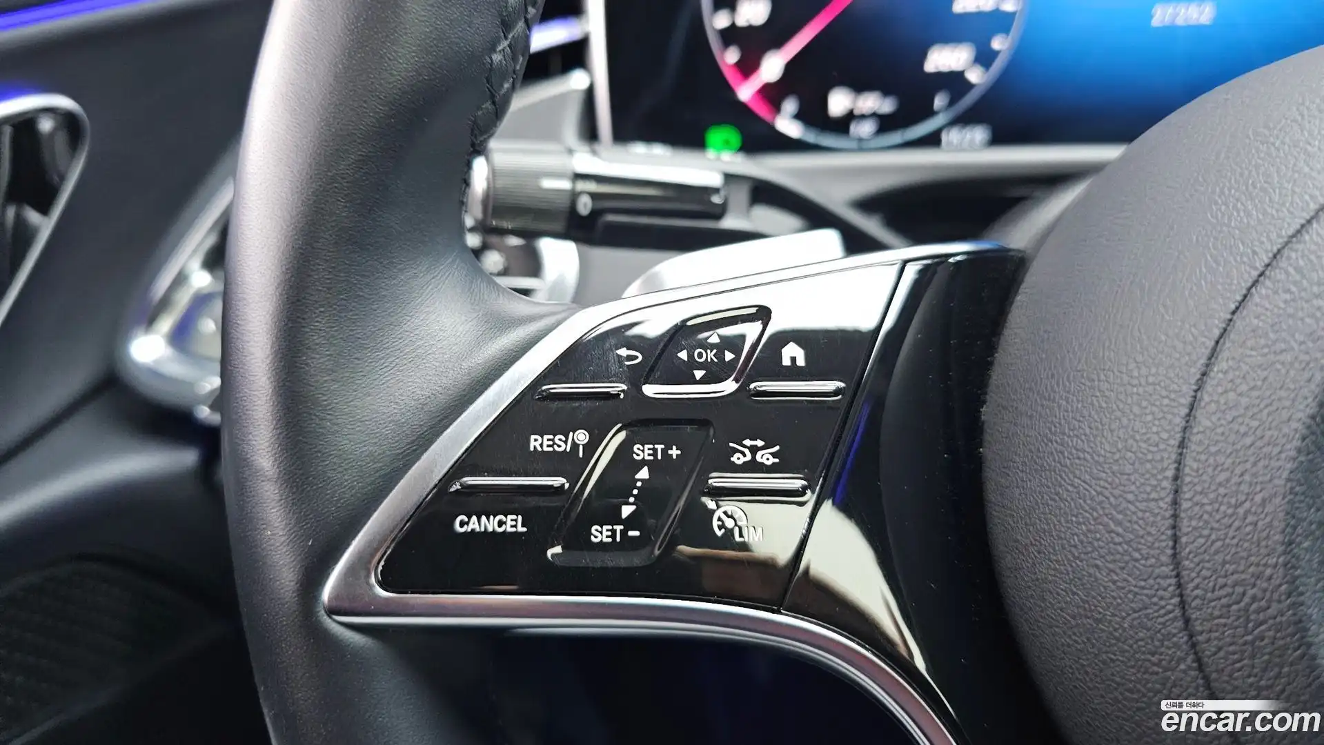 E-Class Mercedes-Benz 2024.8-OPTION-020