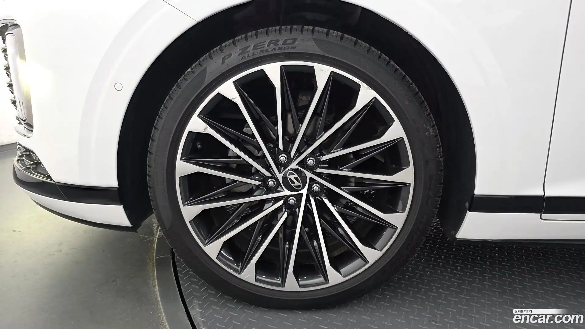 Grandeur Hyundai 2023.11-OUTER-005