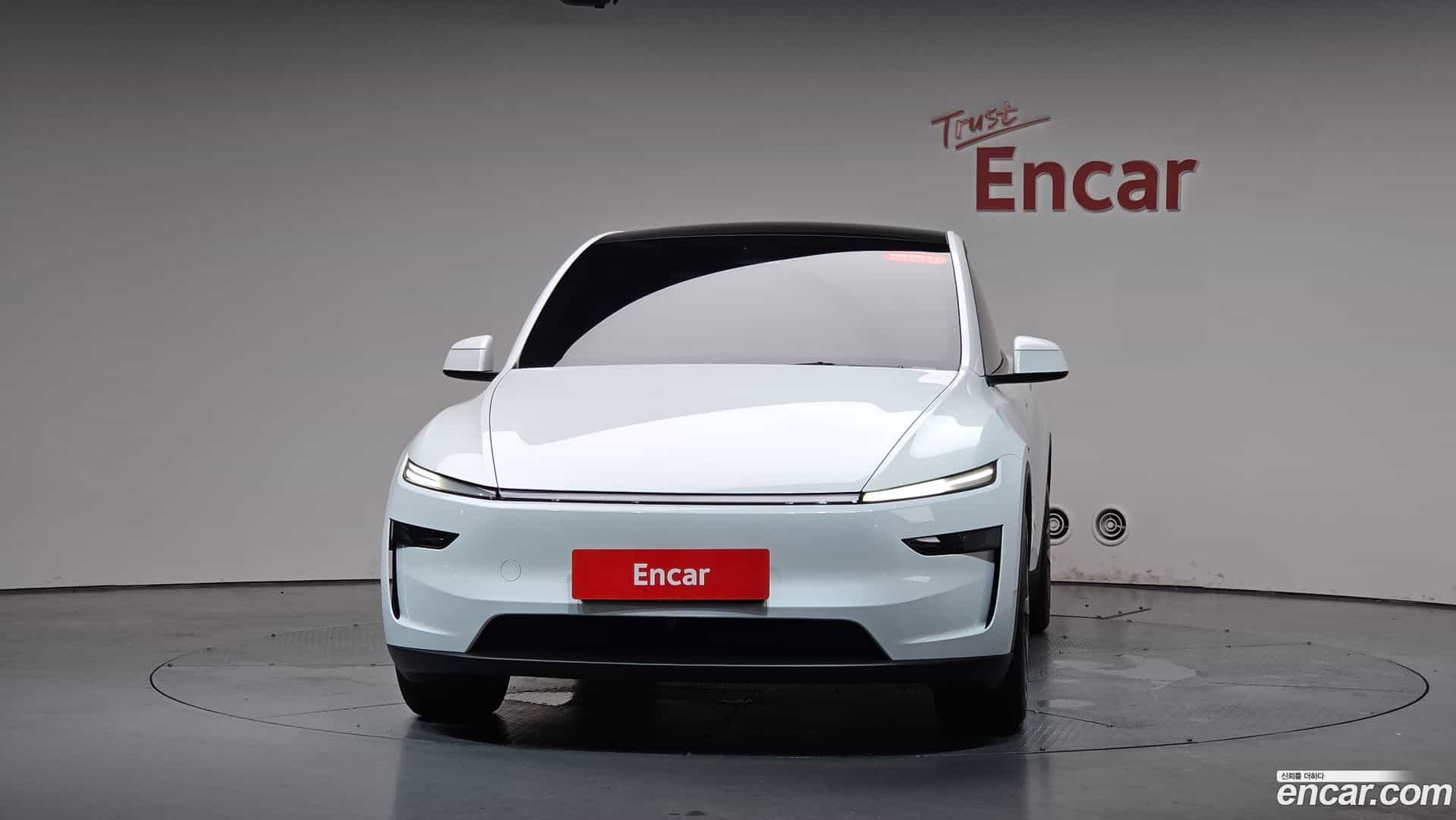 Model Y Tesla 2025.5-OUTER-003