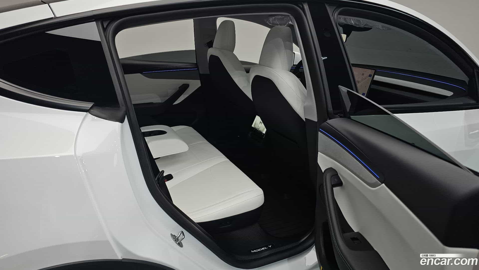 Model Y Tesla 2025.5-OPTION-016