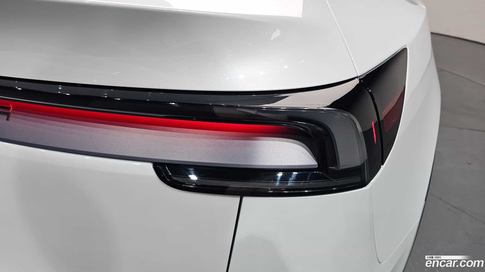 Model Y Tesla 2025.5-OUTER-033