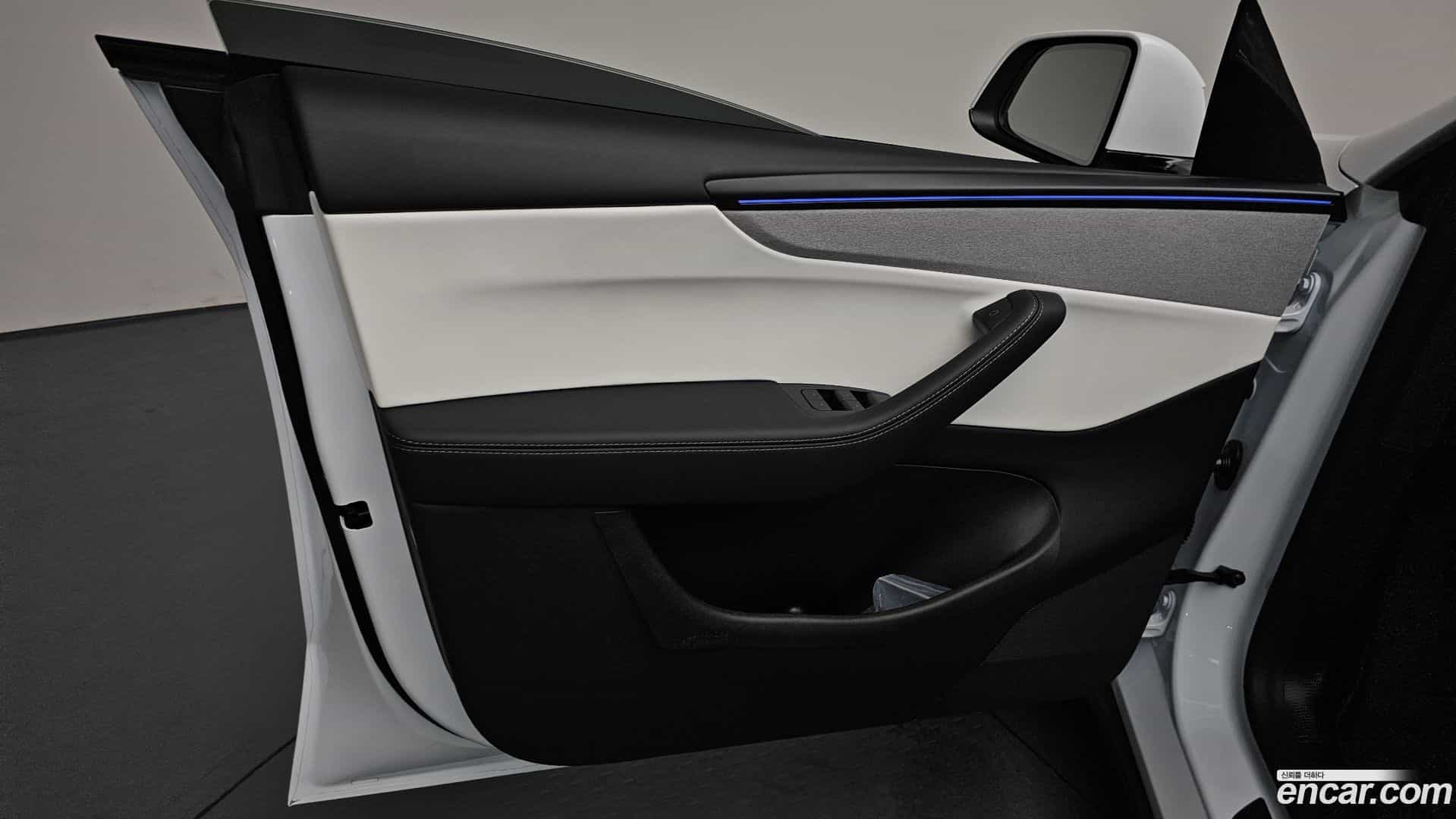 Model Y Tesla 2025.5-INNER-034