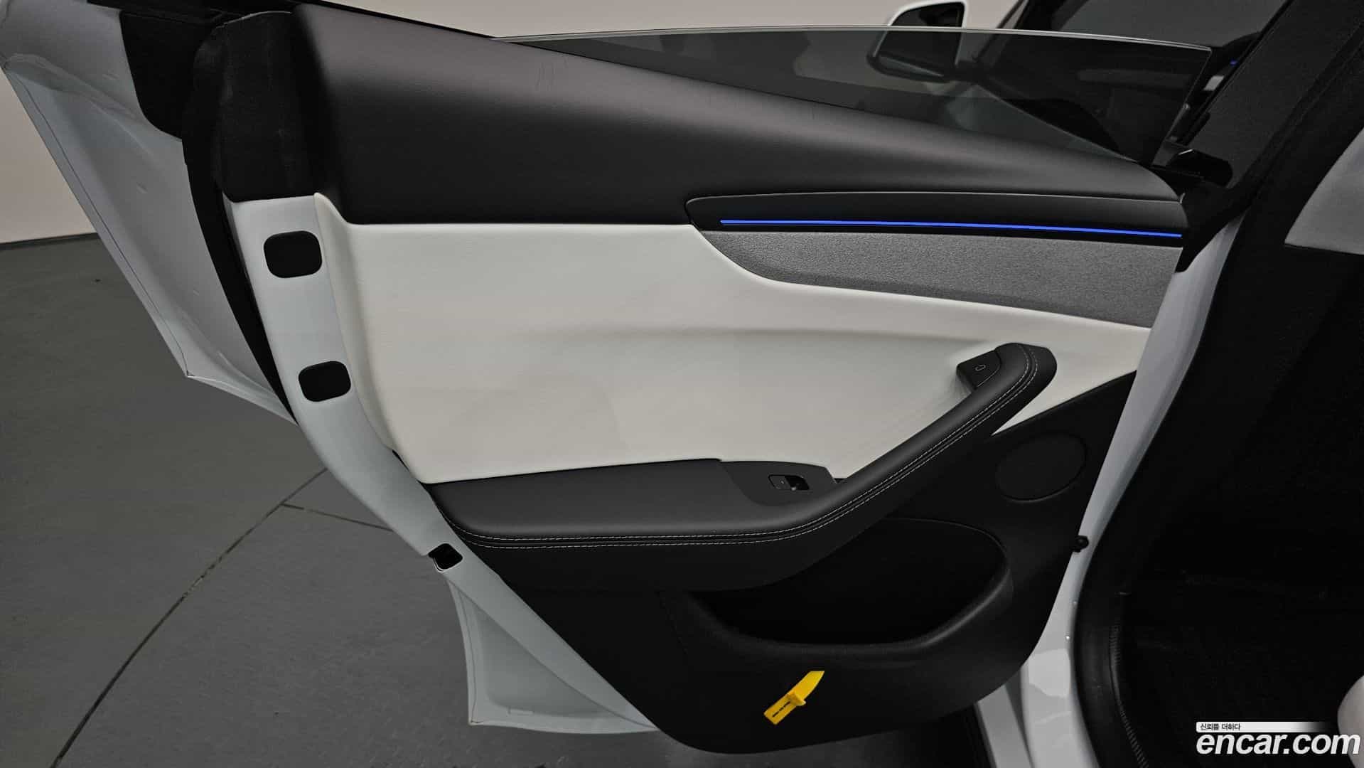 Model Y Tesla 2025.5-INNER-035