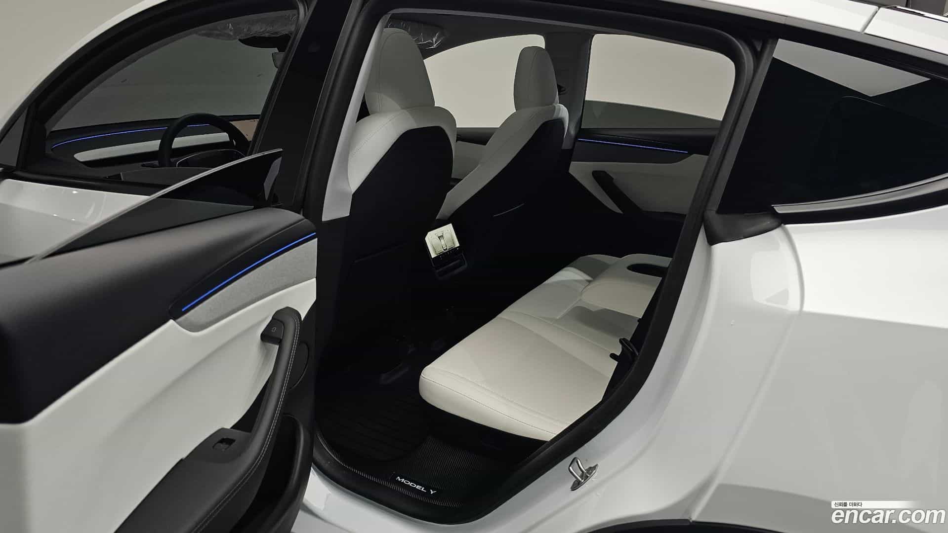 Model Y Tesla 2025.5-INNER-036