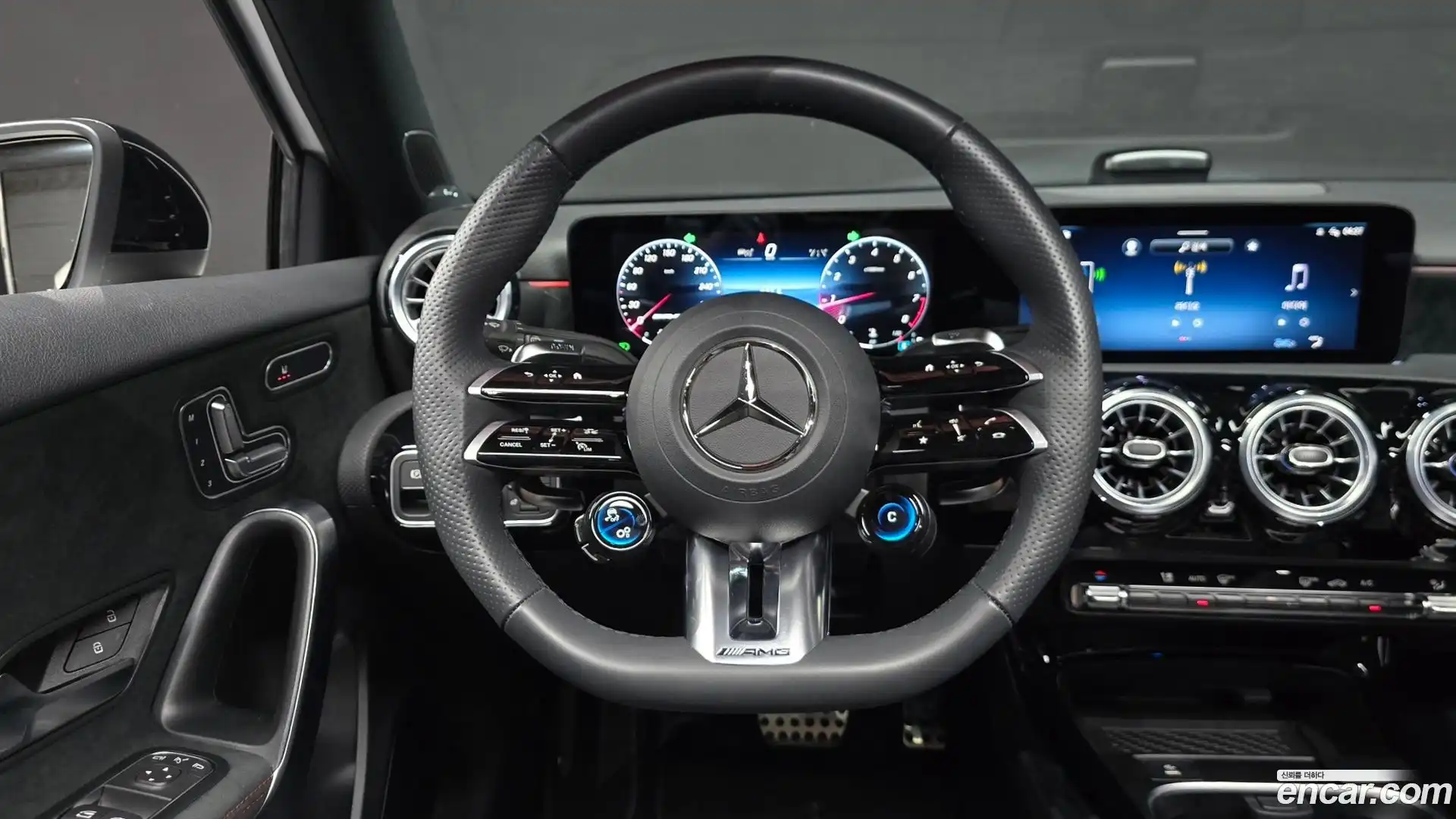 A-Class Mercedes-Benz 2025.6-OPTION-016