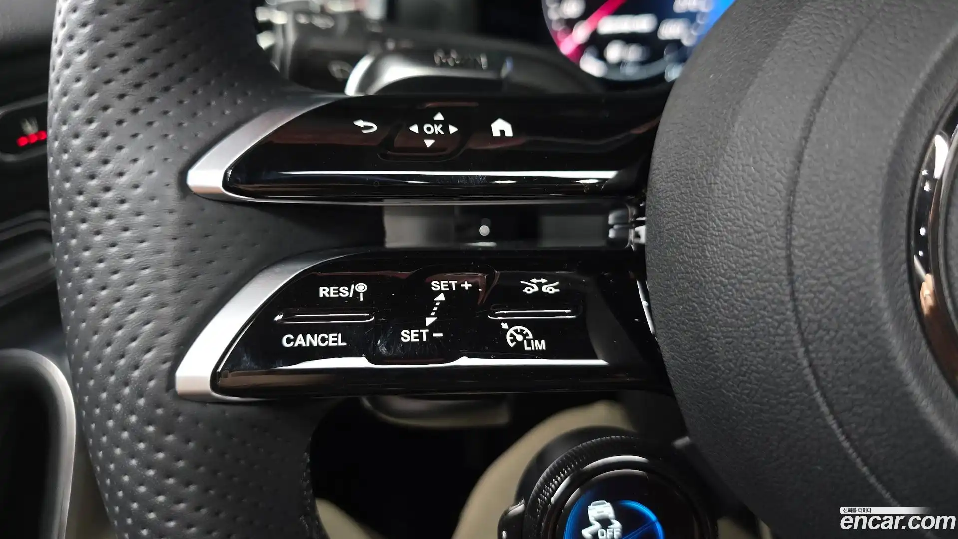 A-Class Mercedes-Benz 2025.6-OPTION-041