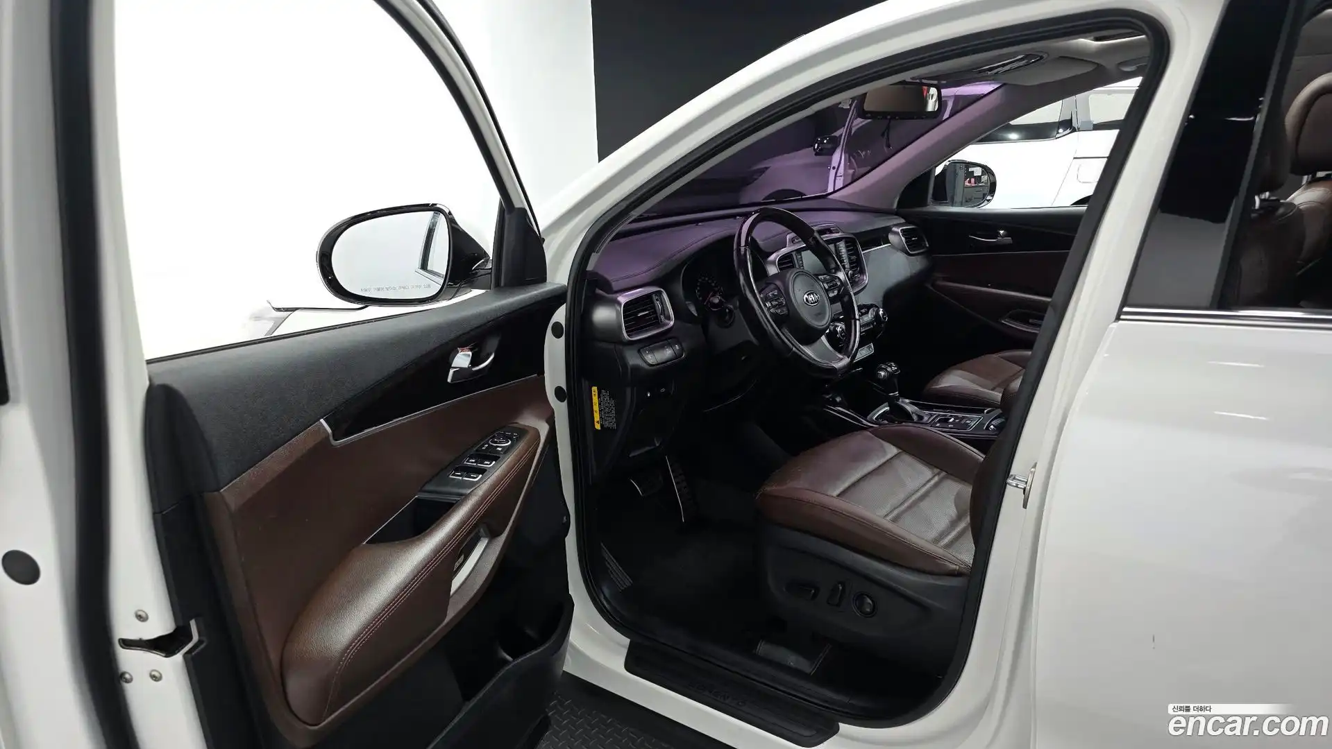 Sorento Kia 2016.2-INNER-010